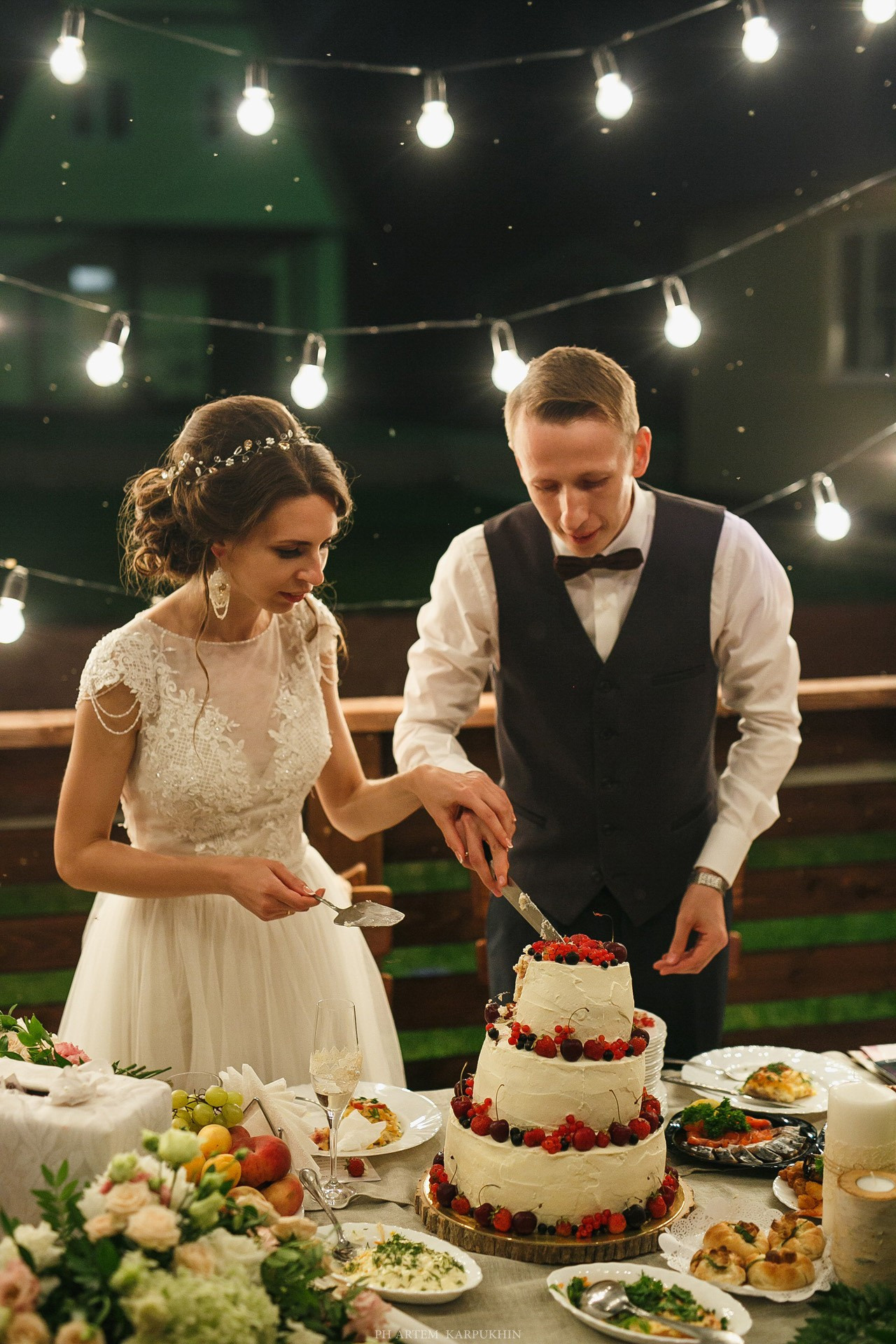 Юрий и Елена, свадебный день, июль 2017, парк-отель Перемиловы горы. Фотограф городских и семейных событий Артем Карпухин