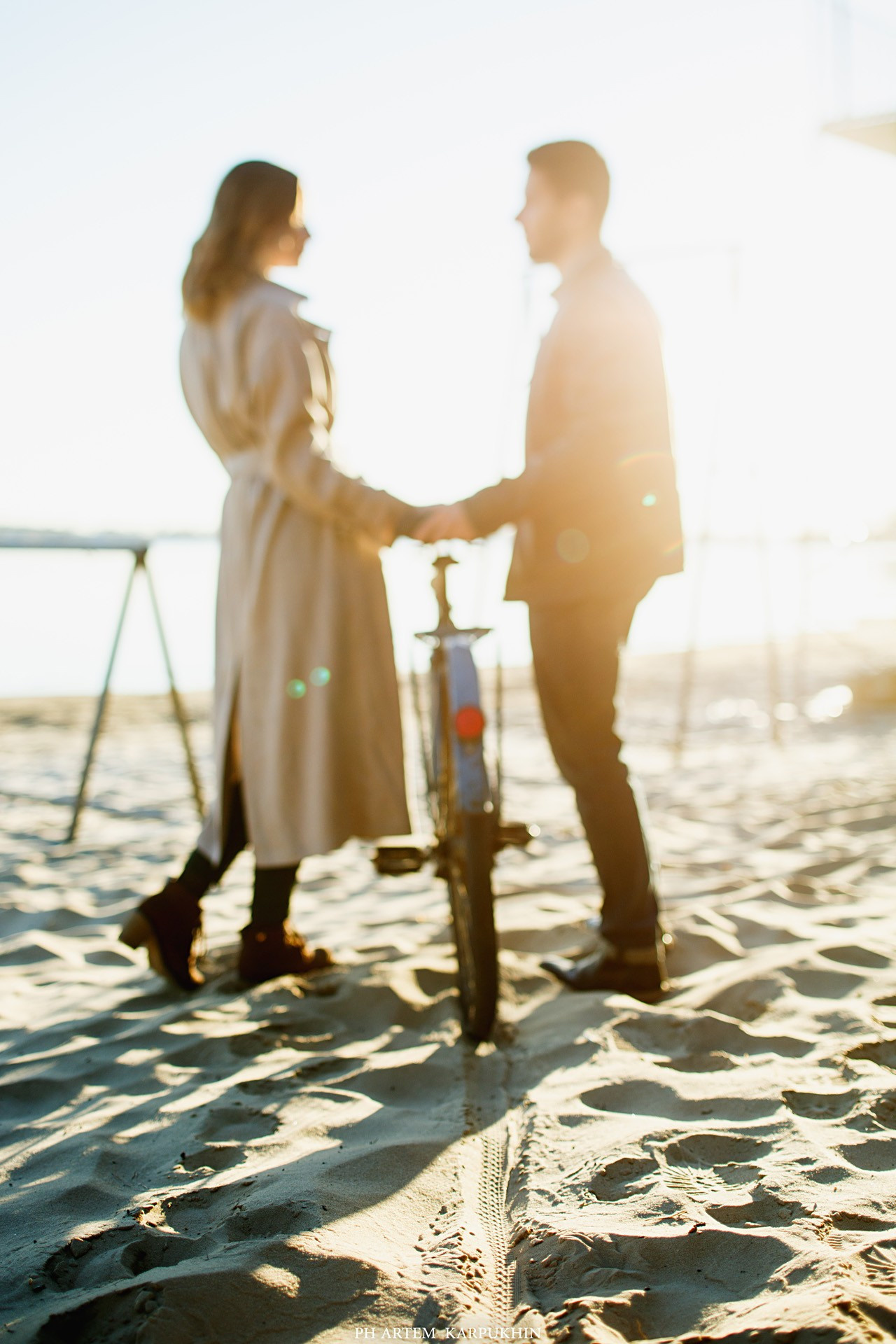Оля и Женя. Холодный пляж. Фотограф городских и семейных событий Артем Карпухин