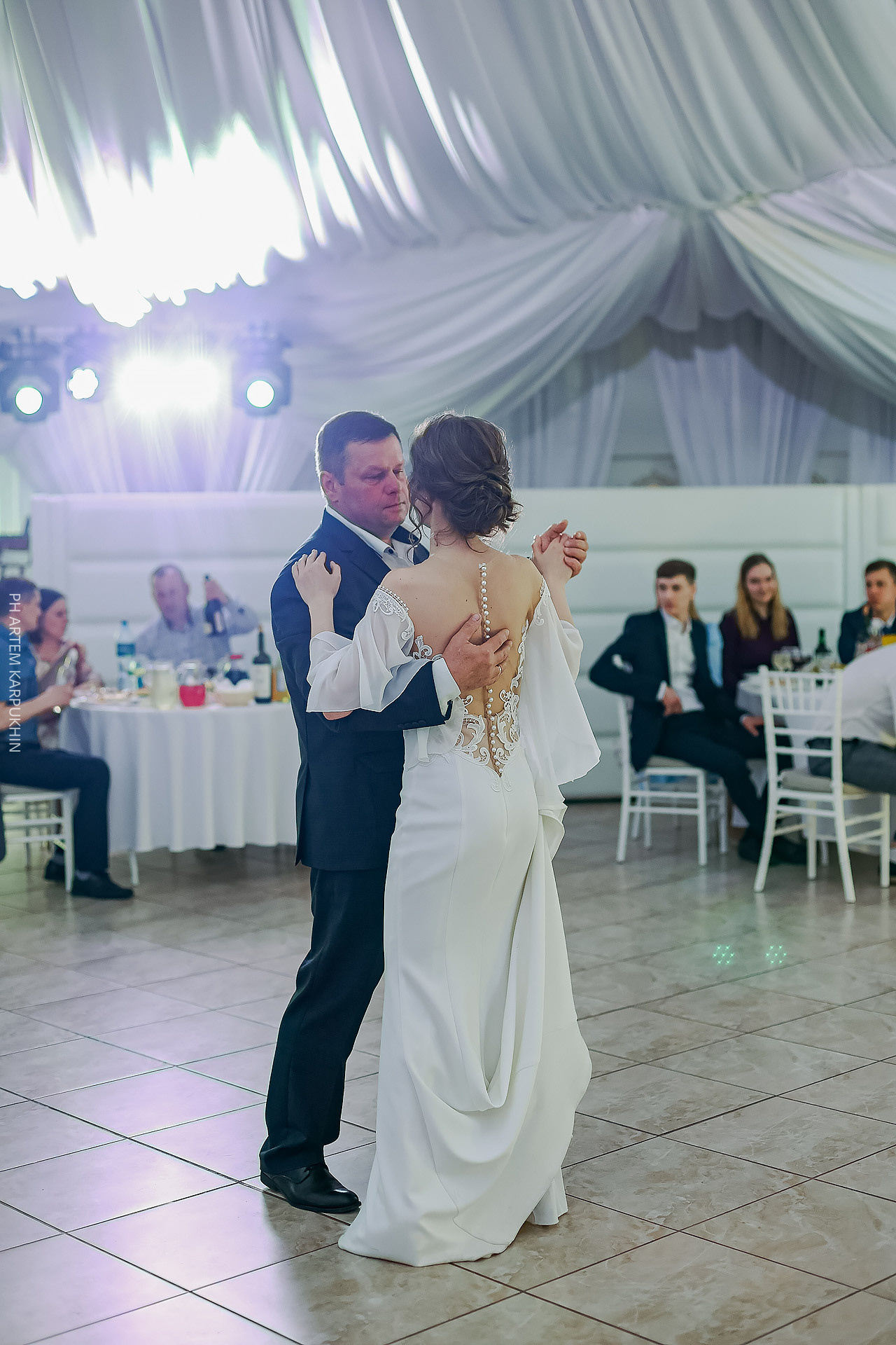 Свадебный день, фотограф в Муроме, Муромская слобода, Монти шатер. Фотограф городских и семейных событий Артем Карпухин