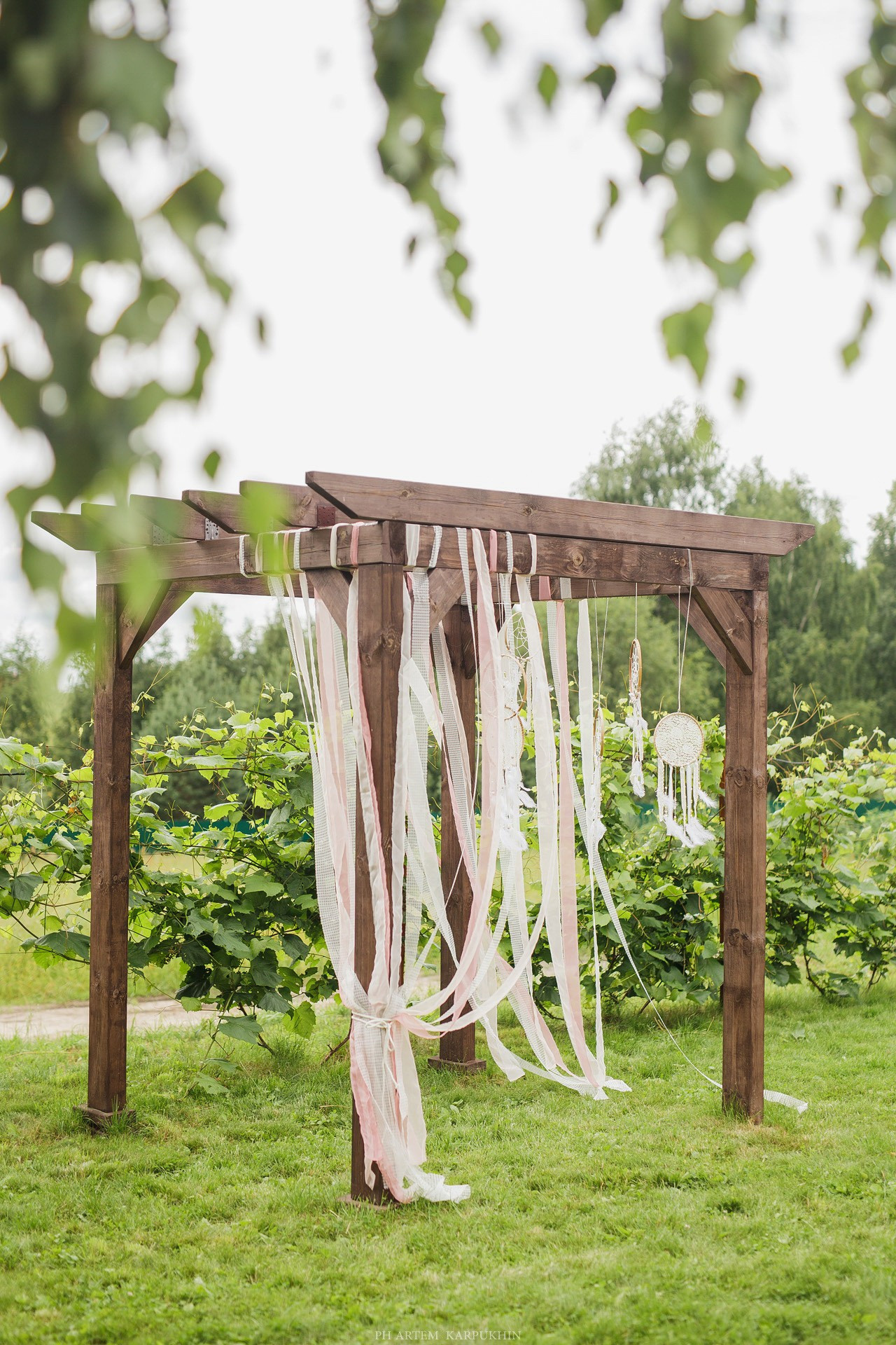 Юрий и Елена, свадебный день, июль 2017, парк-отель Перемиловы горы. Фотограф городских и семейных событий Артем Карпухин