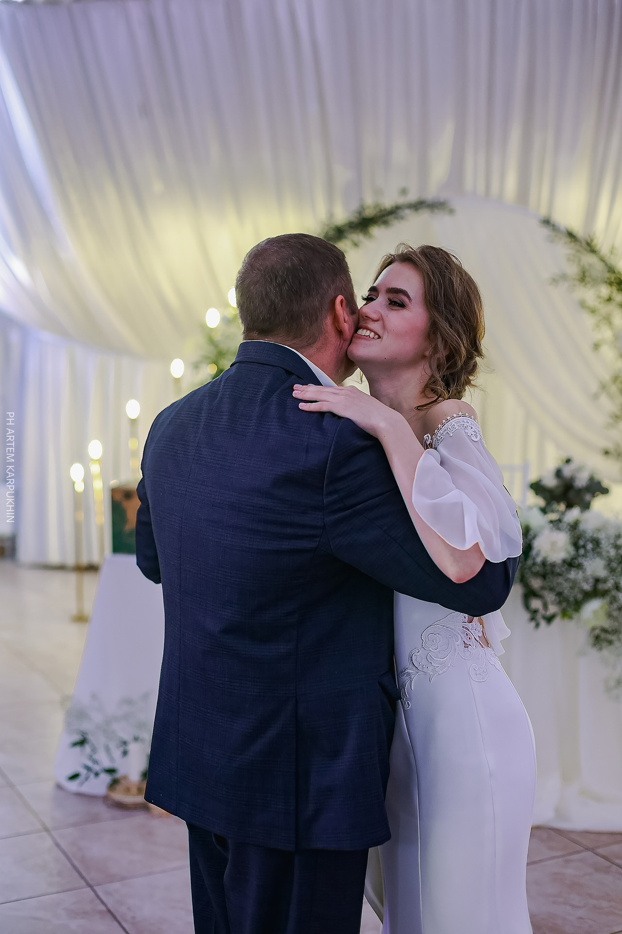 Свадебный день, фотограф в Муроме, Муромская слобода, Монти шатер. Фотограф городских и семейных событий Артем Карпухин