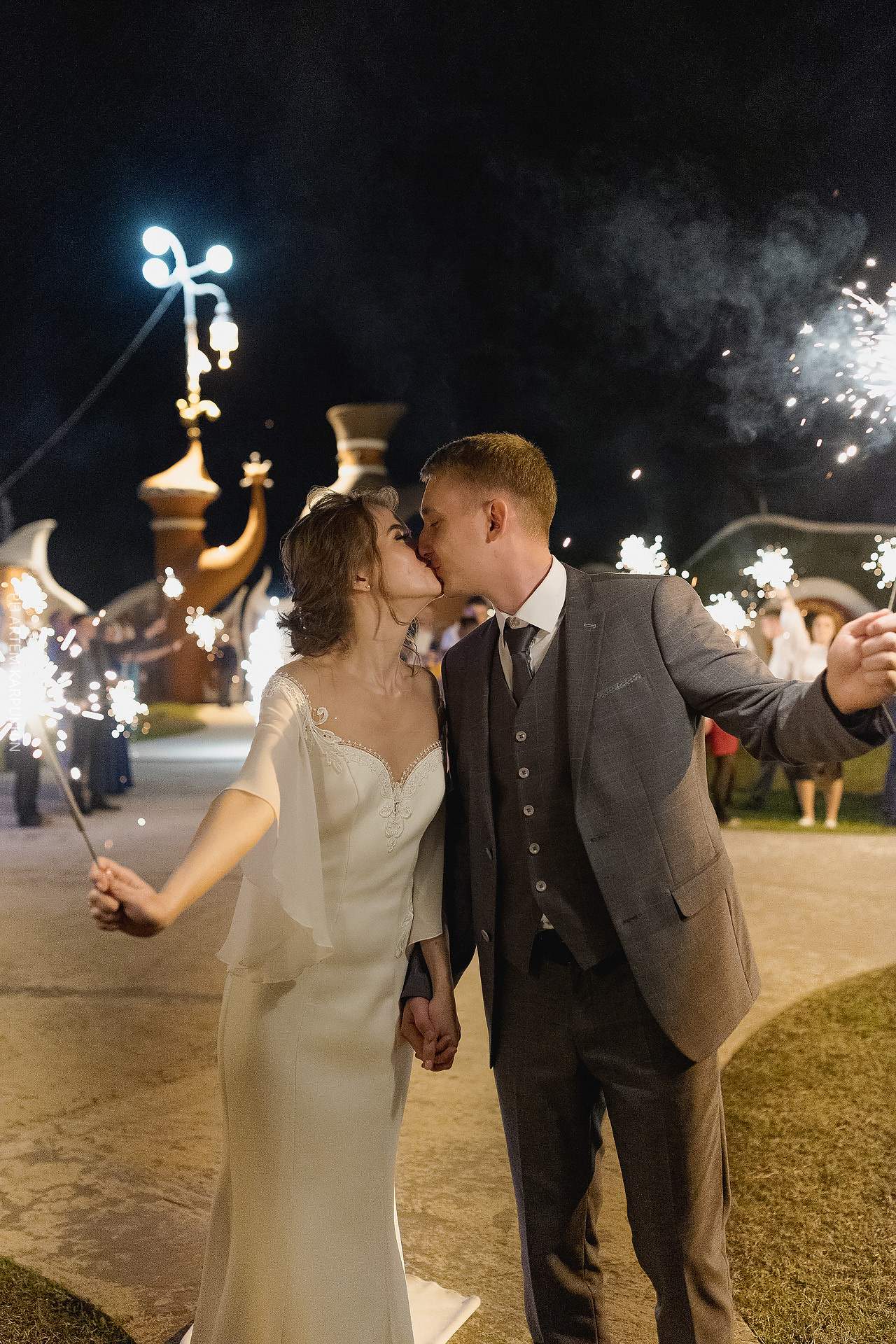 Свадебный день, фотограф в Муроме, Муромская слобода, Монти шатер. Фотограф городских и семейных событий Артем Карпухин