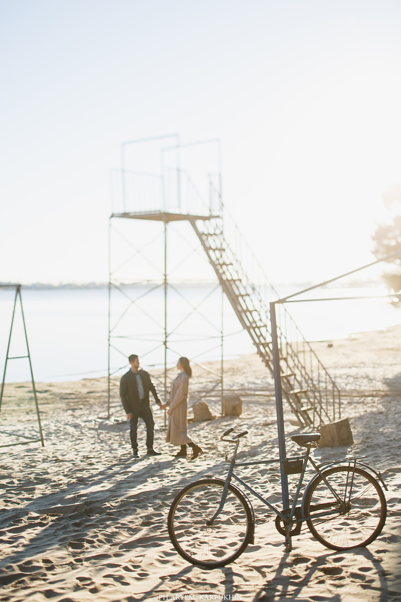 Оля и Женя. Холодный пляж. Фотограф городских и семейных событий Артем Карпухин