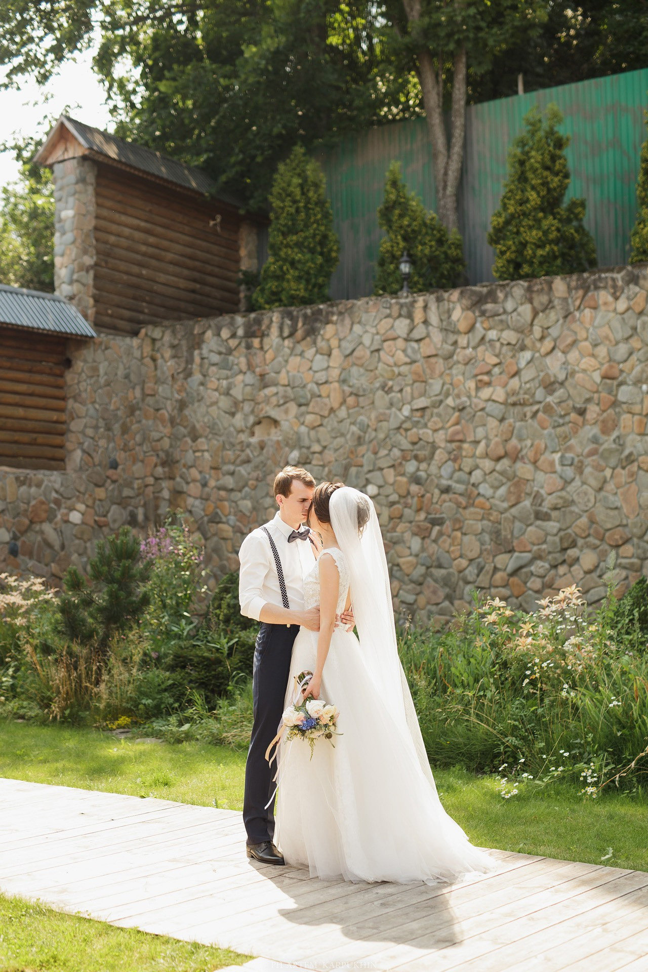 Вадим и Алена. Свадьба в Максимовке. Фотограф городских и семейных событий Артем Карпухин