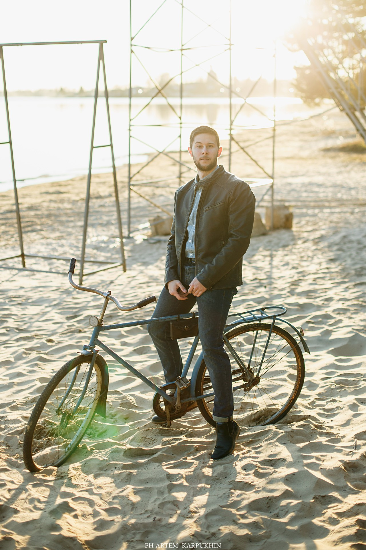 Оля и Женя. Холодный пляж. Фотограф городских и семейных событий Артем Карпухин