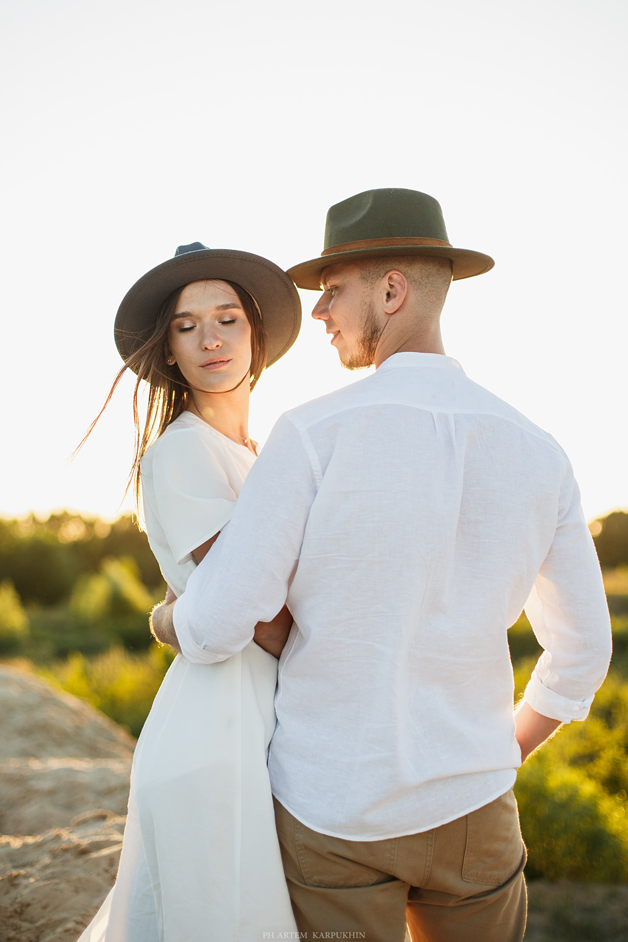 Дима и Надя. 2020. июнь. Прогулка. Фотограф городских и семейных событий Артем Карпухин
