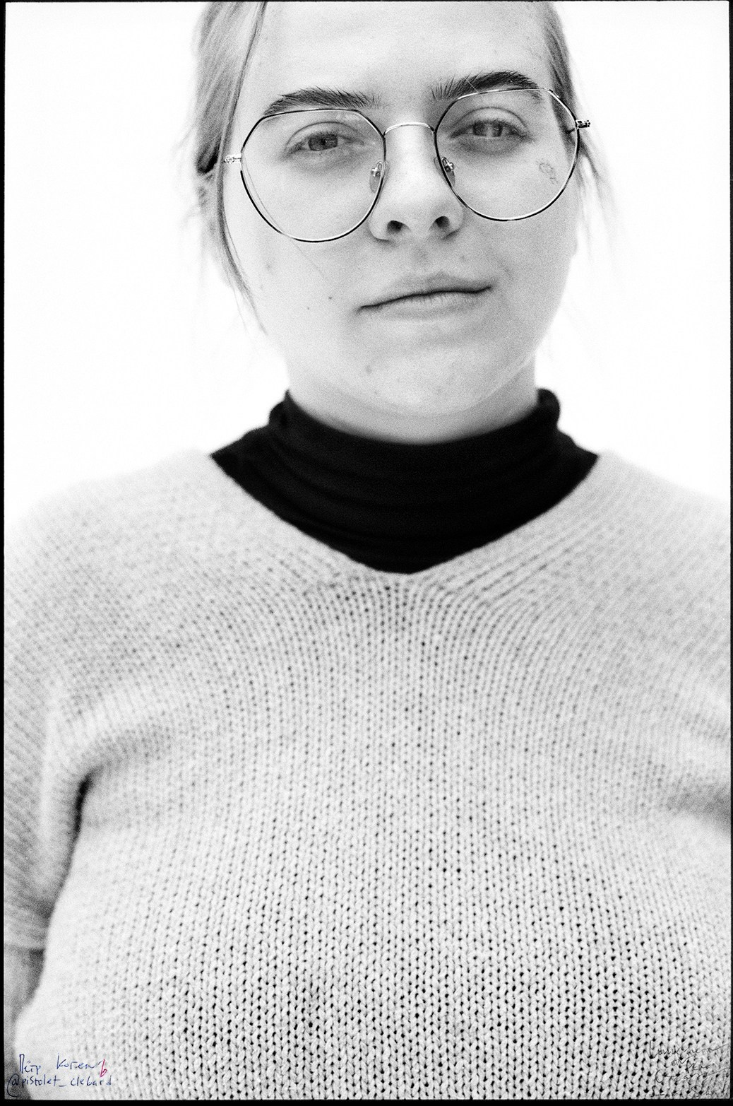 Классическая портретная выездная фотосессия (полевое исследование). Один человек один кадр. Летняя Школа. Дубна. Портретный и художественный фотограф в Москве Пётр Корень