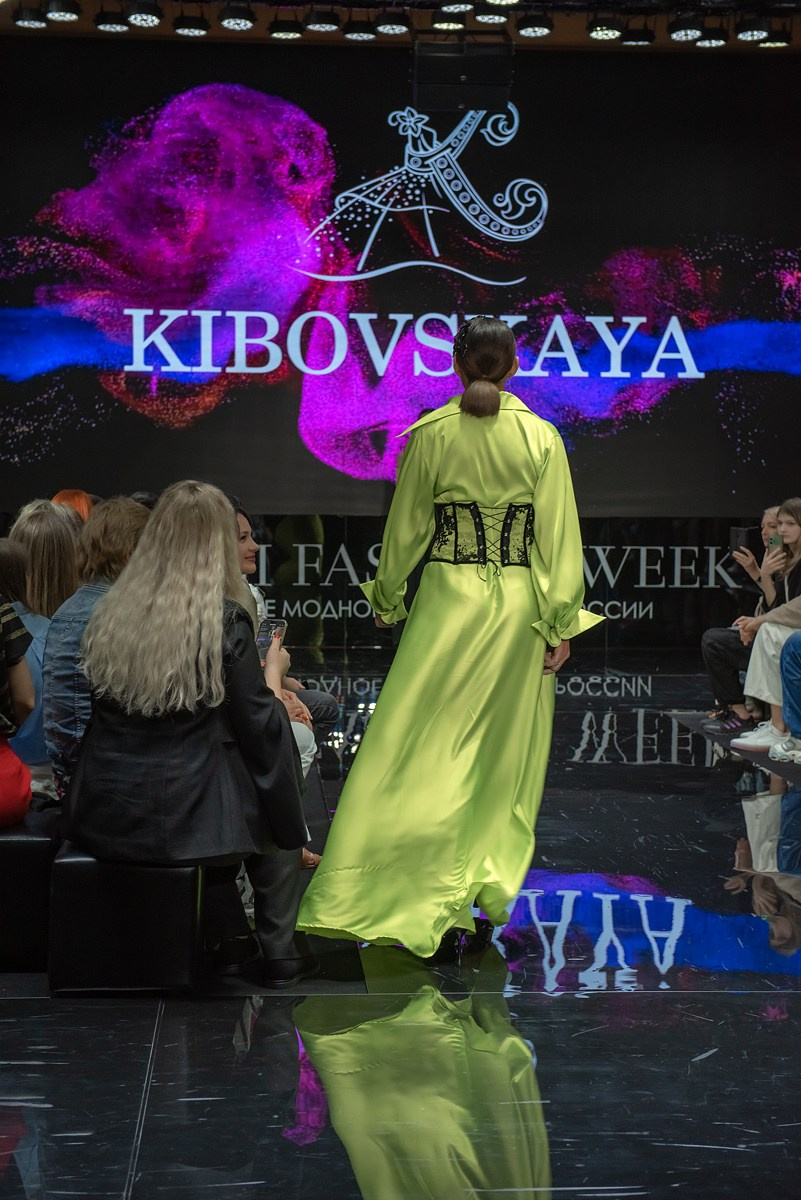 SochiFashionWeek2024 дизайнер Кибовская. Семейный и коммерческий фотограф в Сочи Александр Бодунов