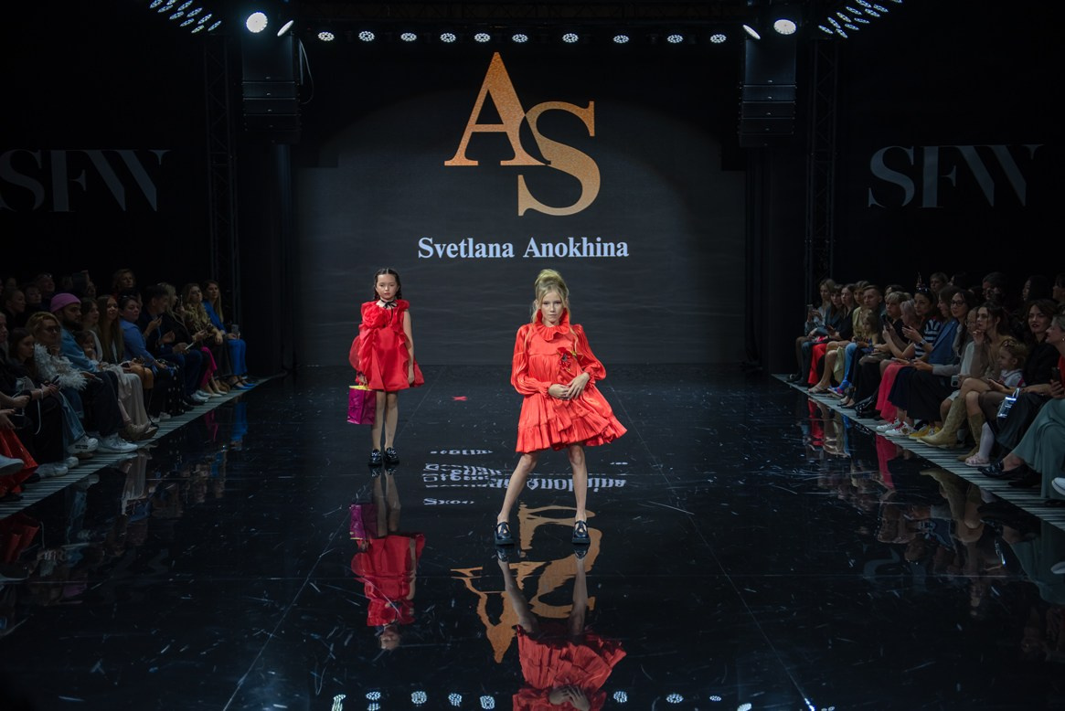 SochiFashionWeek2024 дизайнер Анохина Светлана. Семейный и коммерческий фотограф в Сочи Александр Бодунов