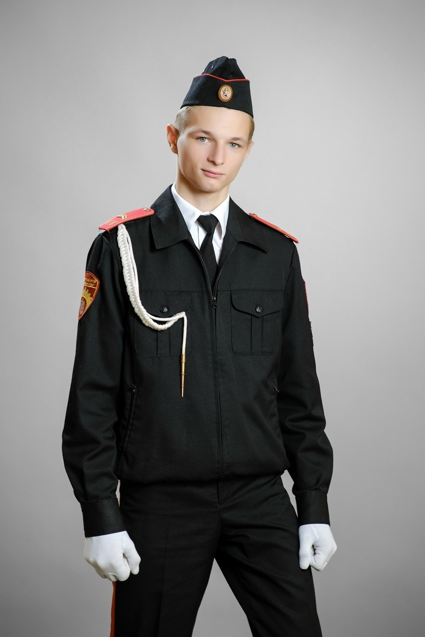 Старшие классы. Фотоальбом для школ и садиков с дополненной реальностью