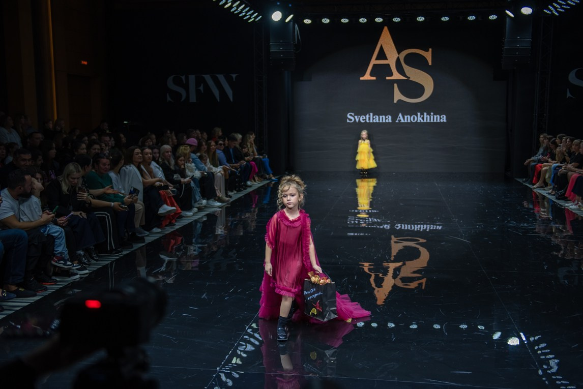SochiFashionWeek2024 дизайнер Анохина Светлана. Семейный и коммерческий фотограф в Сочи Александр Бодунов