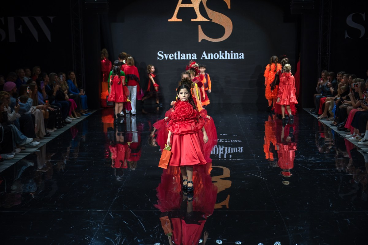 SochiFashionWeek2024 дизайнер Анохина Светлана. Семейный и коммерческий фотограф в Сочи Александр Бодунов