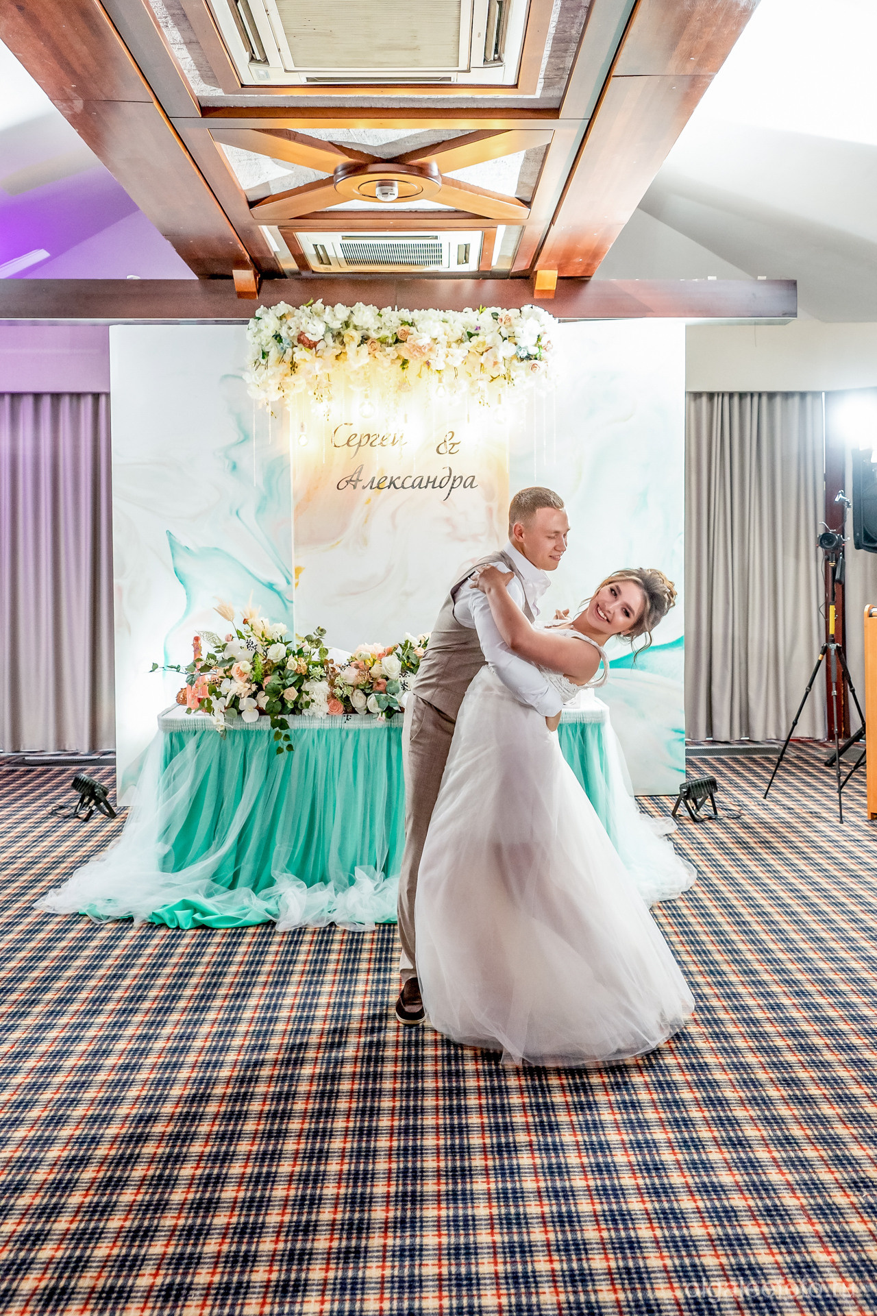 Сергей и Александра. Ольга Ли свадебный семейный фотограф Иркутск