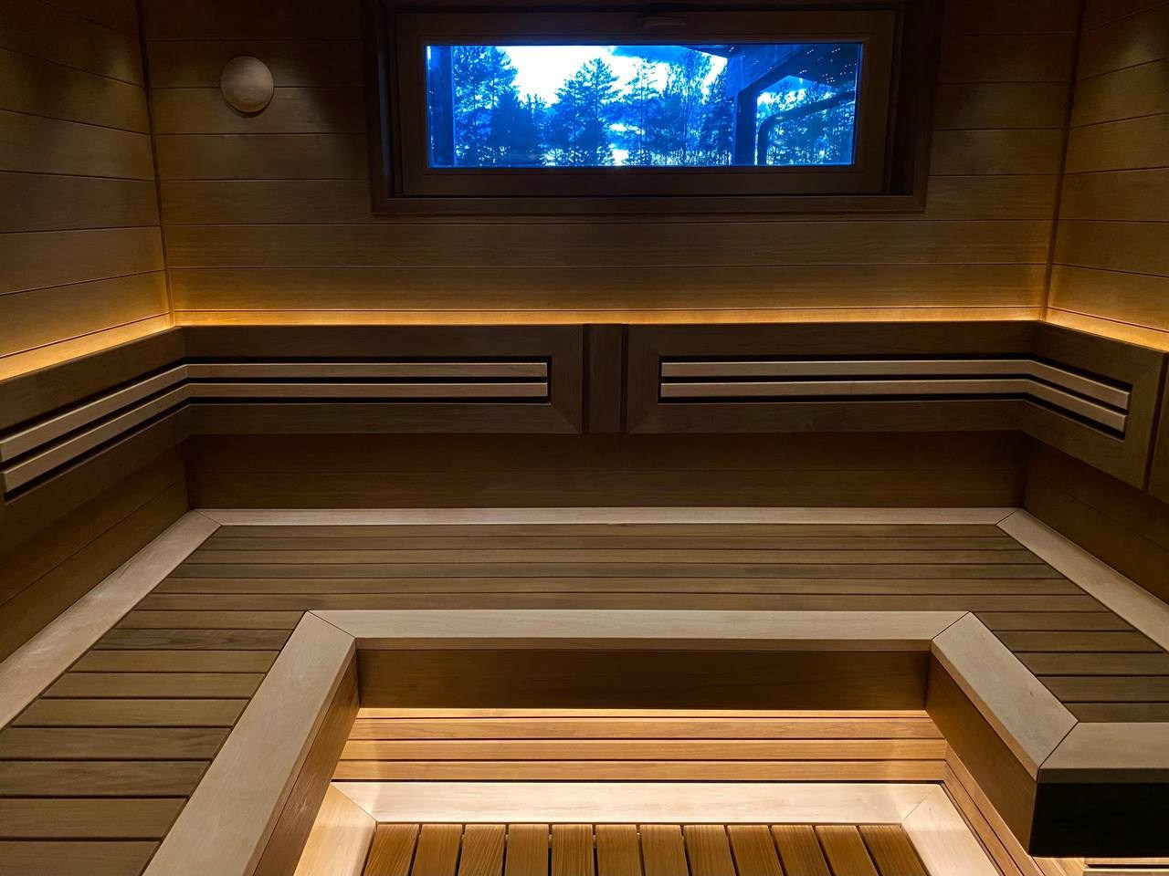 Баня в Аудио: печь Атмосфера, П-образные полки, звёздное небо и оптоволоконная подсветка создают уют и магию в парной. SaunaTopMasters