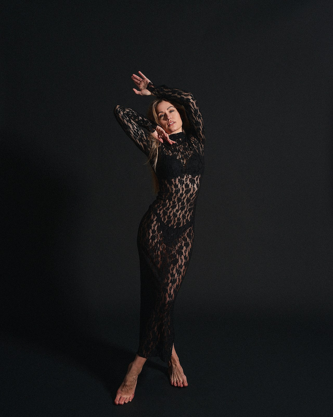 Портретная фотосессия | Катерина в студии Black & White | Фотограф Дарья Едапина Новосибирск. Фотограф Дарья Едапина Новосибирск