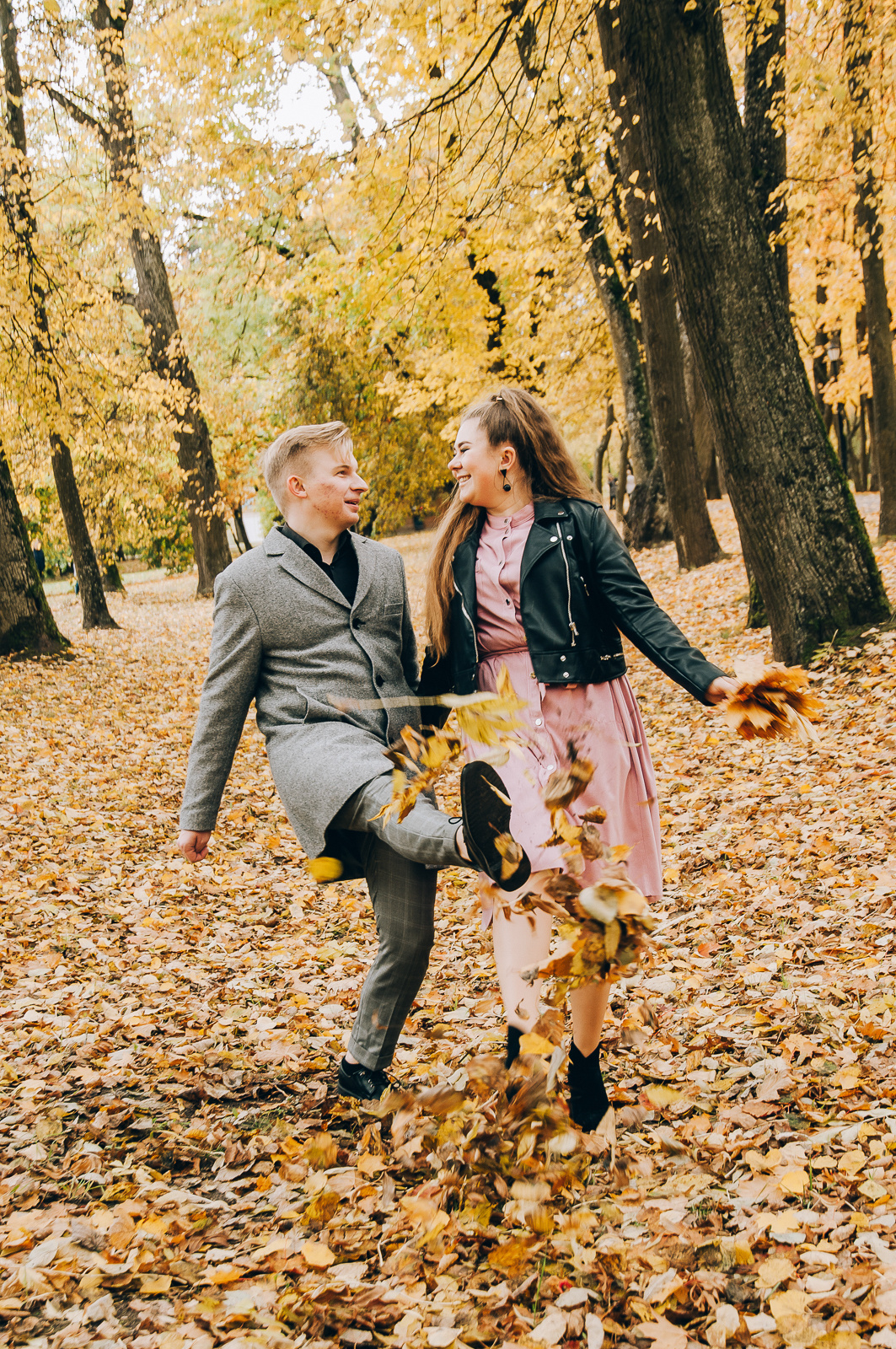 Autumn story_Илья & Оля. Свадебный и семейный фотограф в Минске Яна Новак