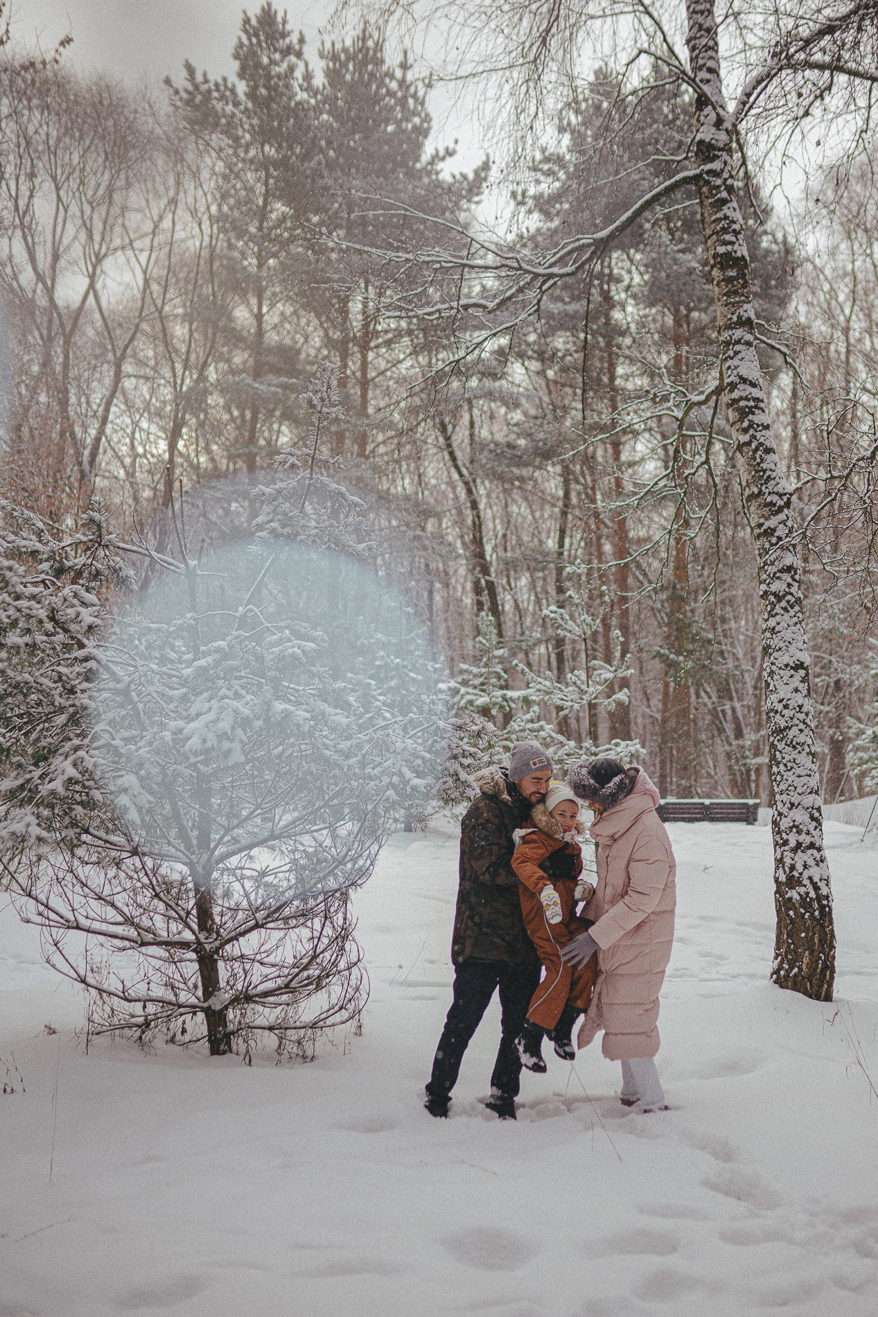 В зимнем лесу. Фотограф Москва Семейные фотосессии Детские фотосессии