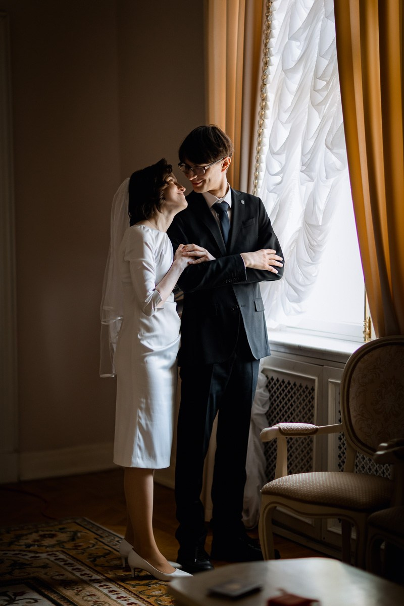 Свадебная фотосессия в ЗАГСе. Свадебный фотограф в Санкт-Петербурге Антон Владимиров