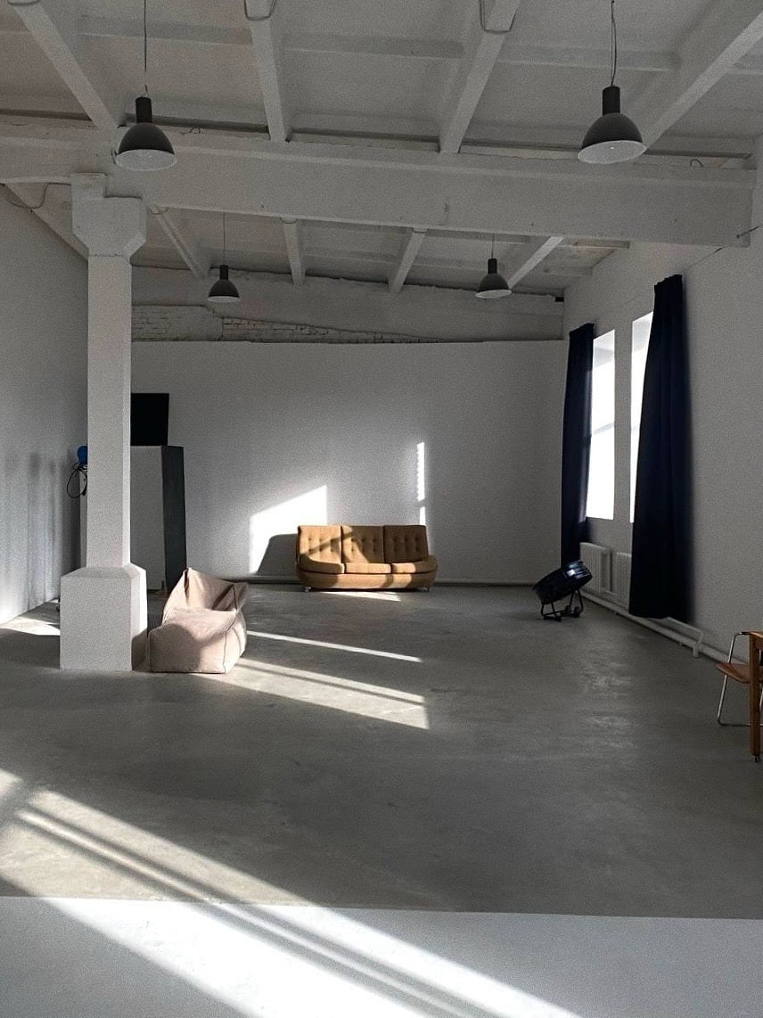 Фотостудия Alto.sala для фотосъемок на циклораме и минимализме.