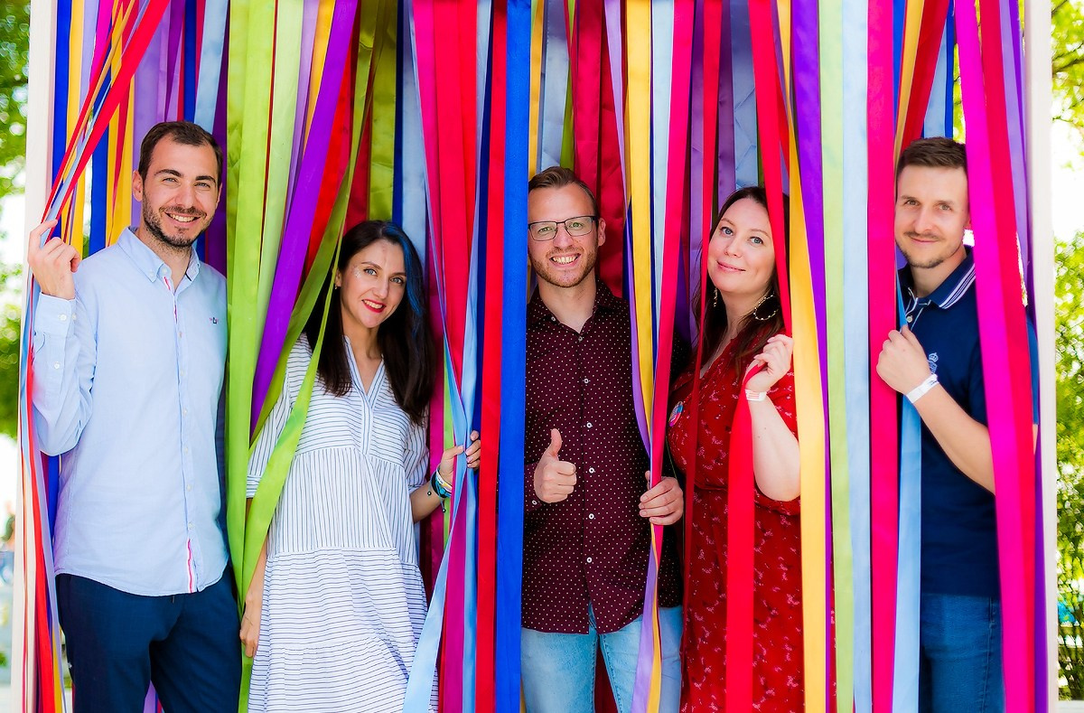 Фотосъемка корпоратива Major на берегу строгинской поймы. Репортажный фотограф Борис Геер