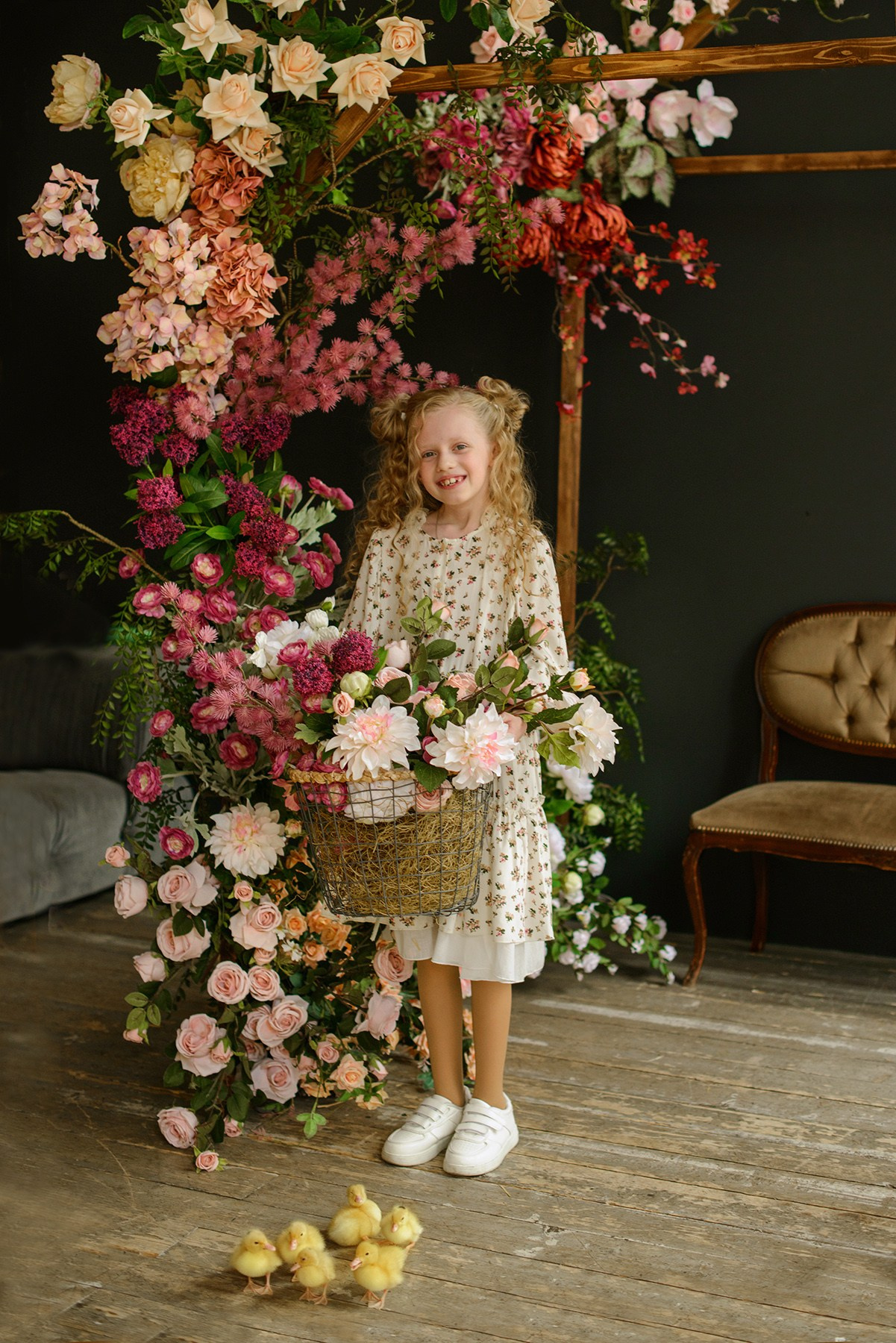 Photo shoot of a girl with goslings and a hat. Photographer Elena Carruthers, Scotland