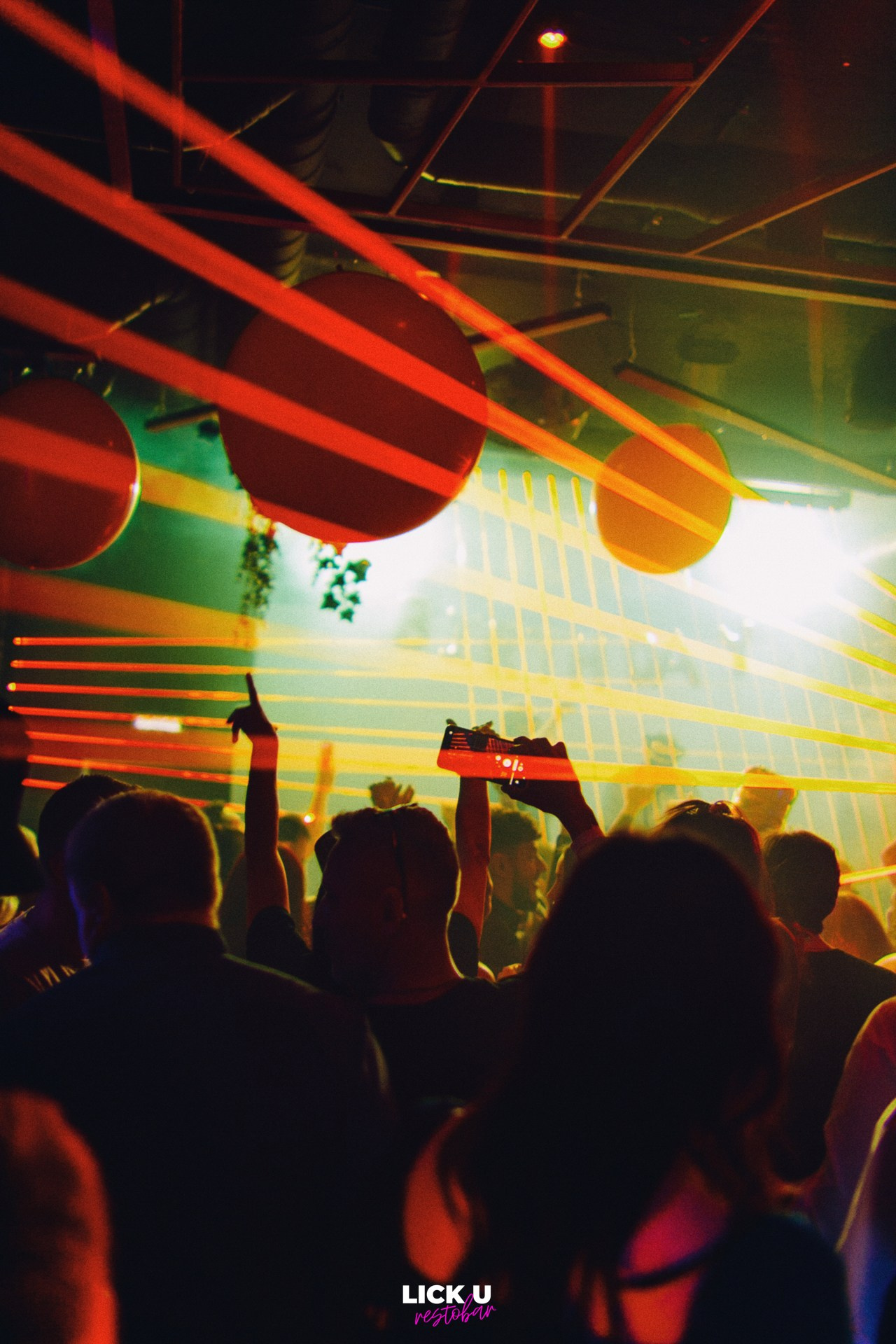 Ночная жизнь Смоленска. Фотограф в Смоленске Михаил Буш