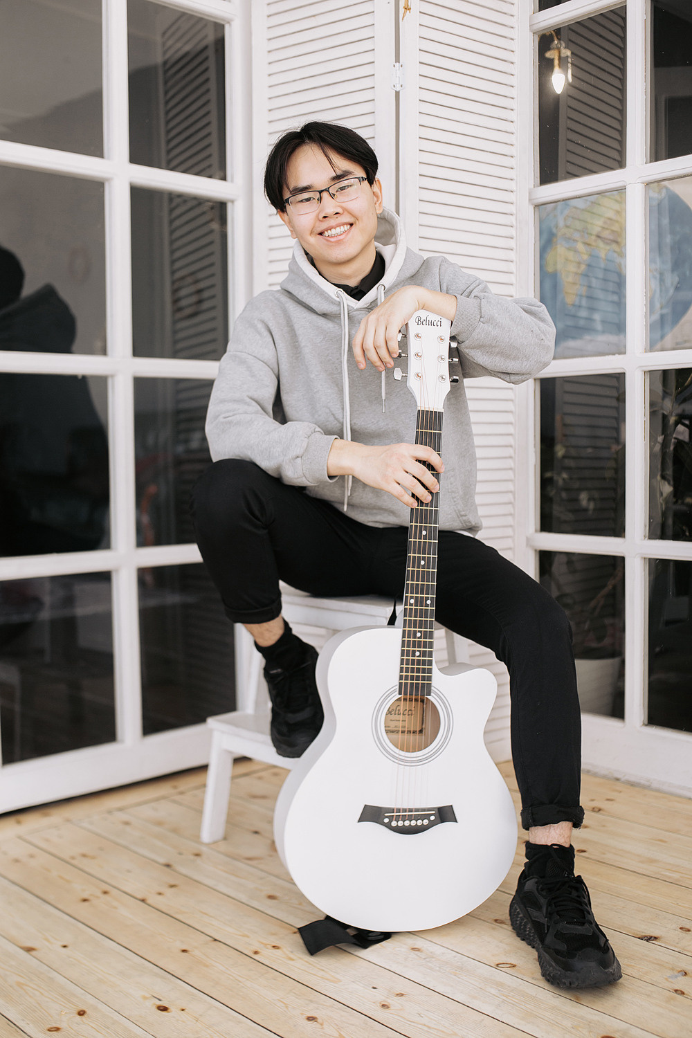 Гитарист. Фотостудия Сияй в Улан-Удэ