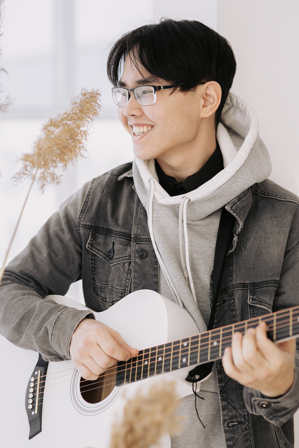 Гитарист. Фотостудия Сияй в Улан-Удэ