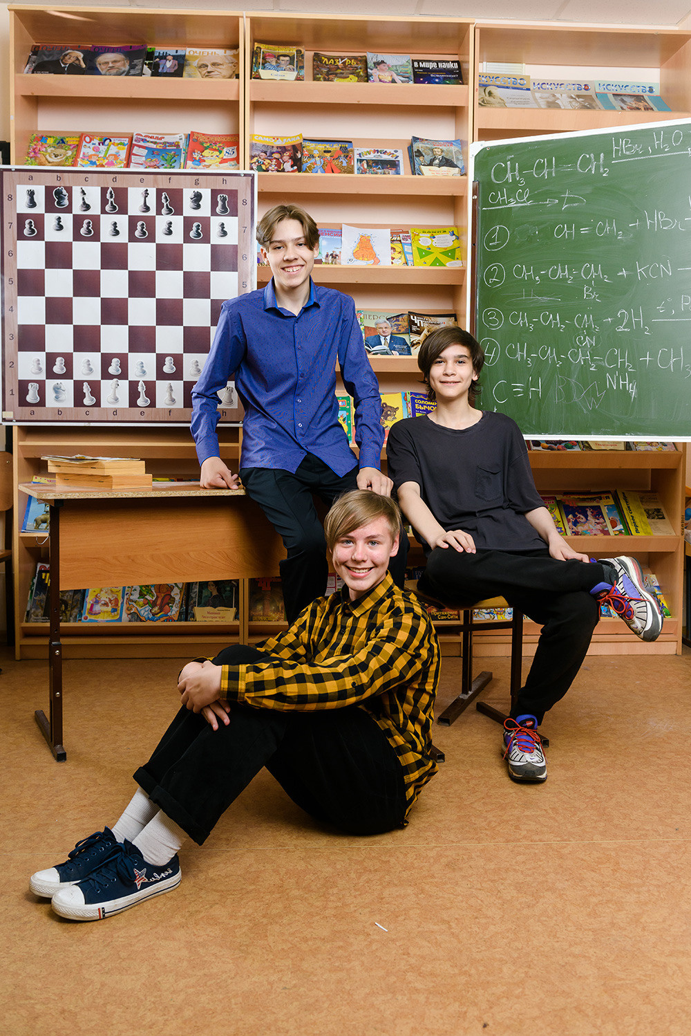 Школьная фотосессия в Томске. Студия выпускных альбомов Ольги Галкиной. Томск