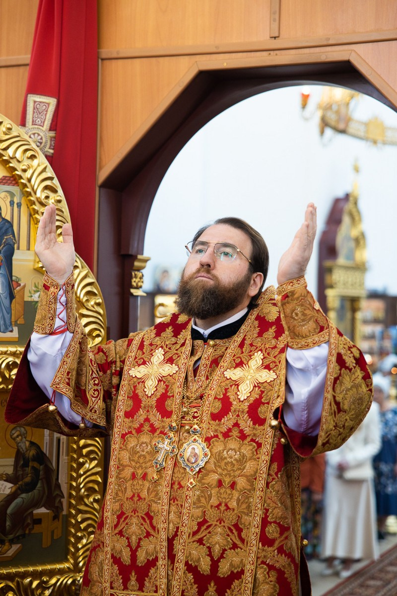 Архиерейское Богослужение в Неделю 4-ю по Пятидесятнице. Саратовское Северо-Западное благочиние