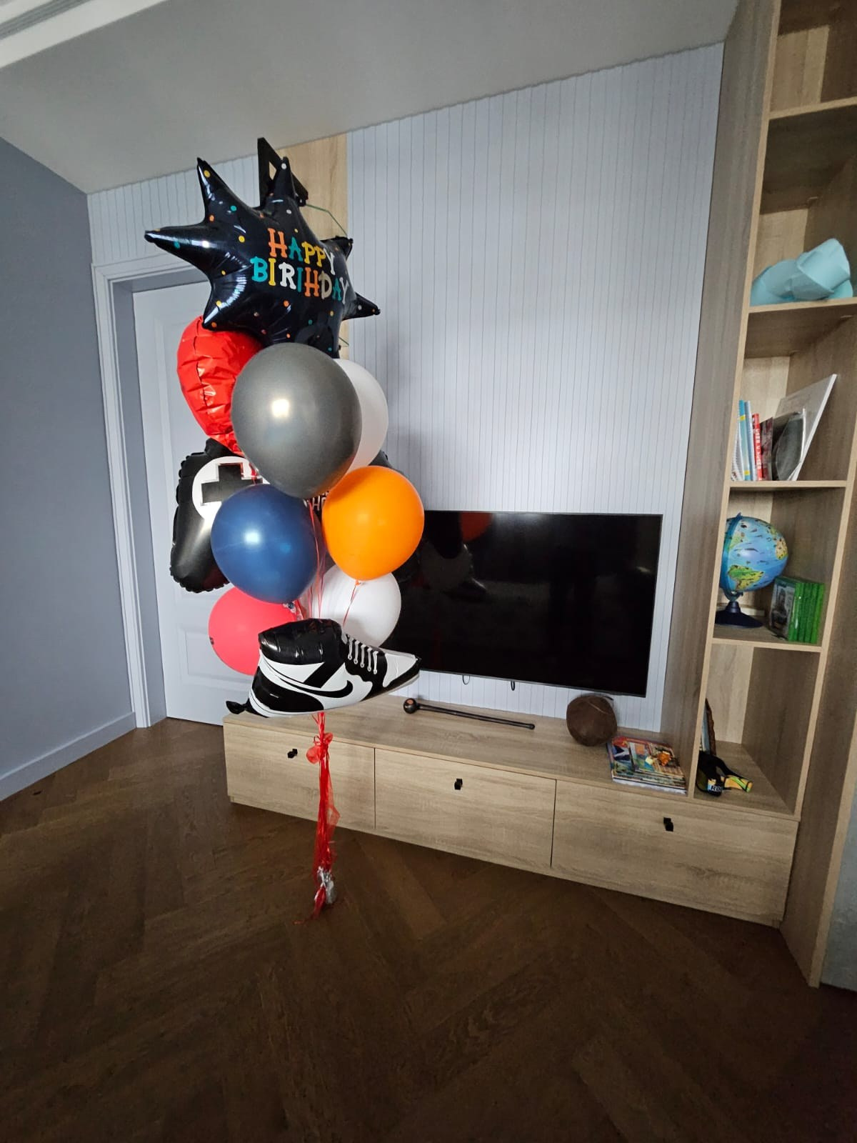 Мальчику на день рождения с 4 -17 лет. Аэродизайнер Елена Лин