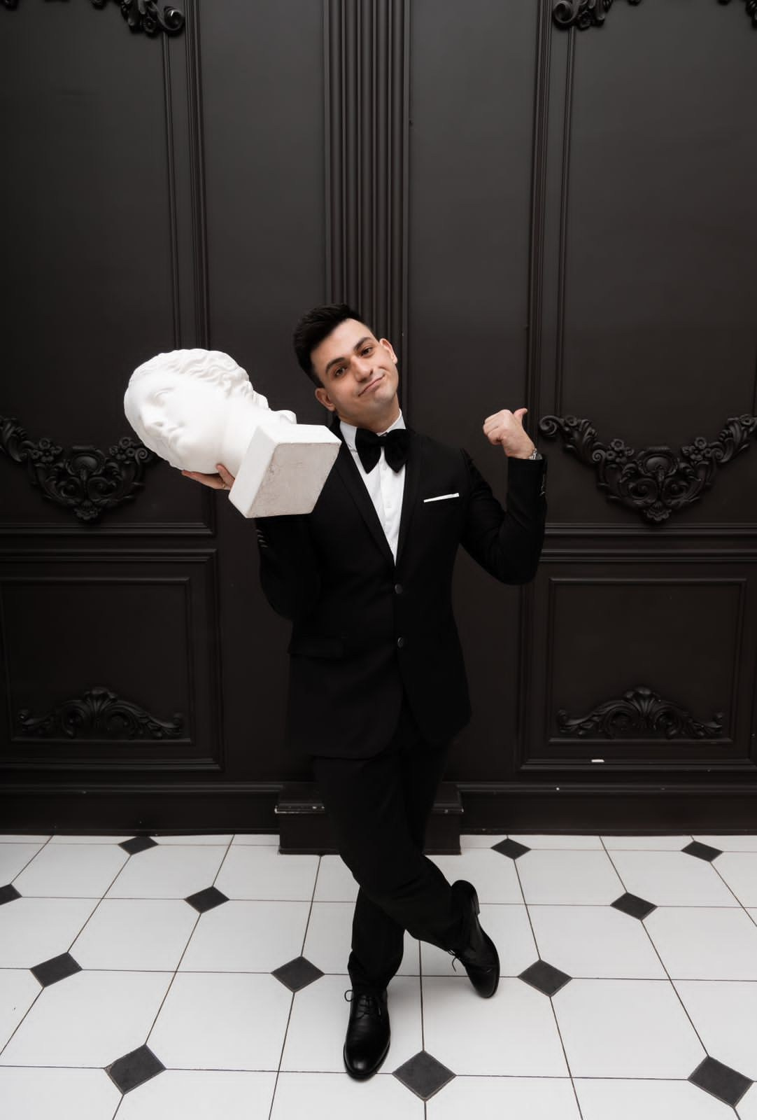 Ведущий Фотиади. Подрядчики и друзья сети свадебных площадок House for wedding