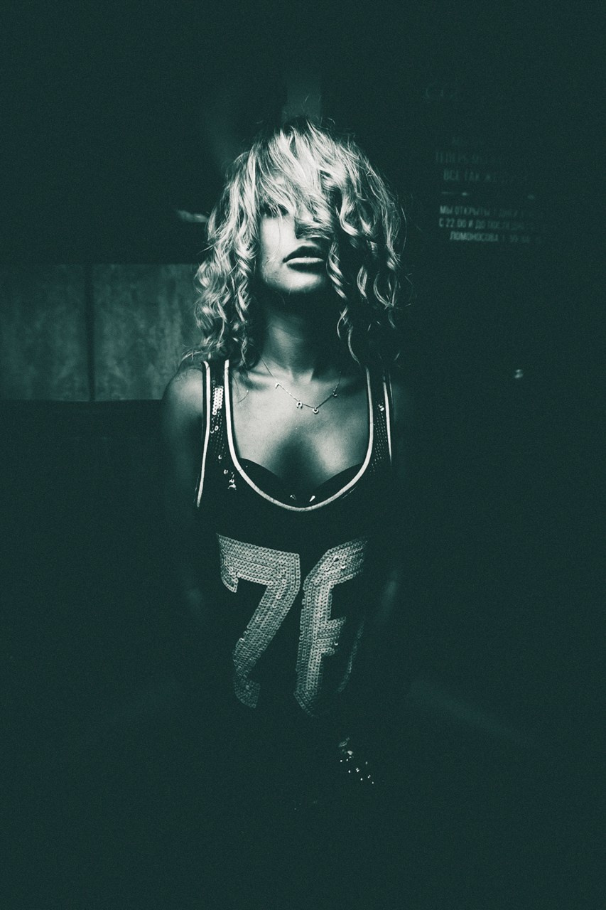 Современная концептуальная фотография о теле, уязвимости и идентичности. Визуальная практика на стиле честности, пост-иронии и искусства.Рекламная фотография, Концептуальная фотография, Современный художник, Психология, Коммерческий фотограф, Репортажный фотограф, Стрит фотография, Арт, Сюрреализм, Мобильная фотография, Снято на айфон, Дима Бурза