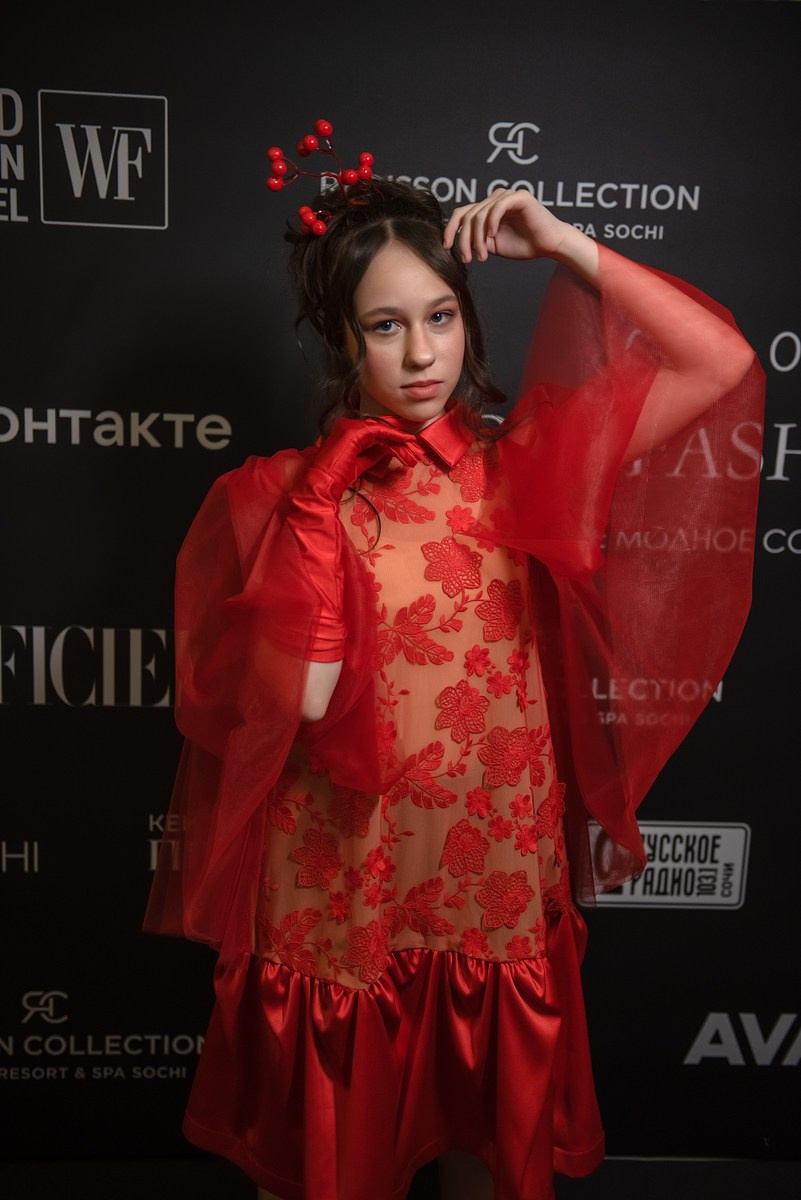 SochiFashionWeek2024 дизайнер Анохина Светлана. Семейный и коммерческий фотограф в Сочи Александр Бодунов