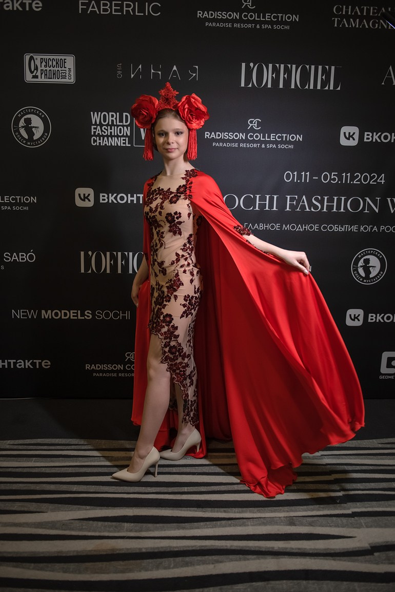 SochiFashionWeek2024 дизайнер Анохина Светлана. Семейный и коммерческий фотограф в Сочи Александр Бодунов