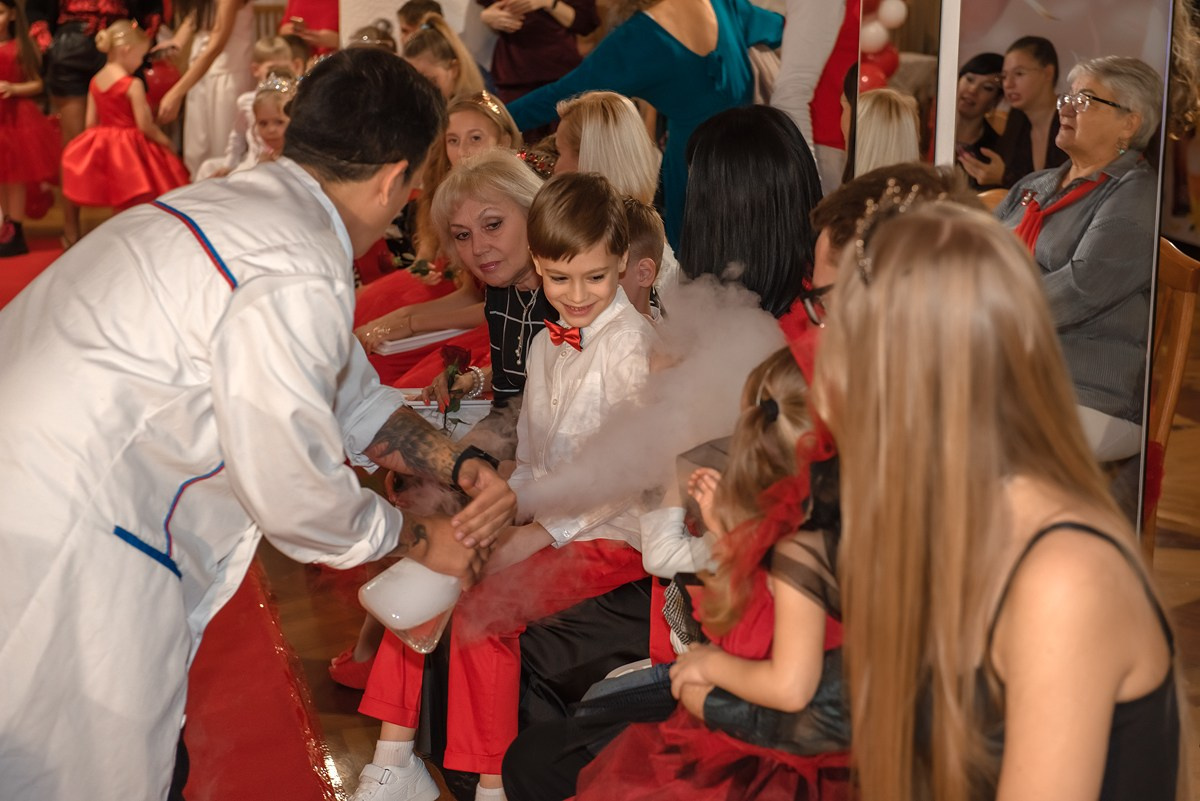 Выпускной в детской школе моделей HAPPYkids 2024. Семейный и коммерческий фотограф в Сочи Александр Бодунов