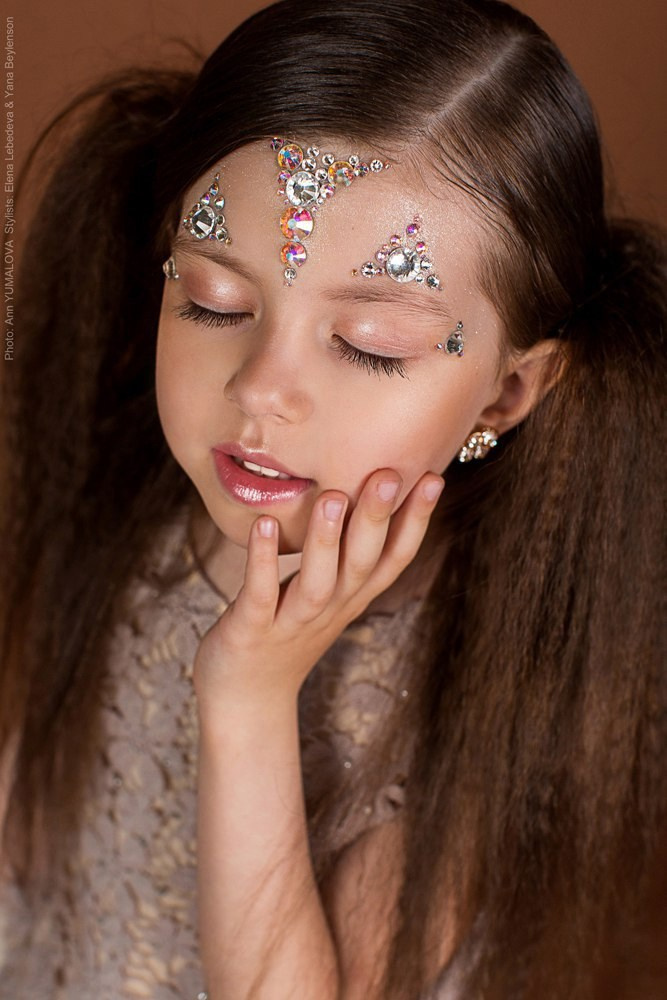 Детский портрет. Женский фотограф в Санк-Петербурге и Москве — фотосессия девушки в студии, портрет, фотосъемка