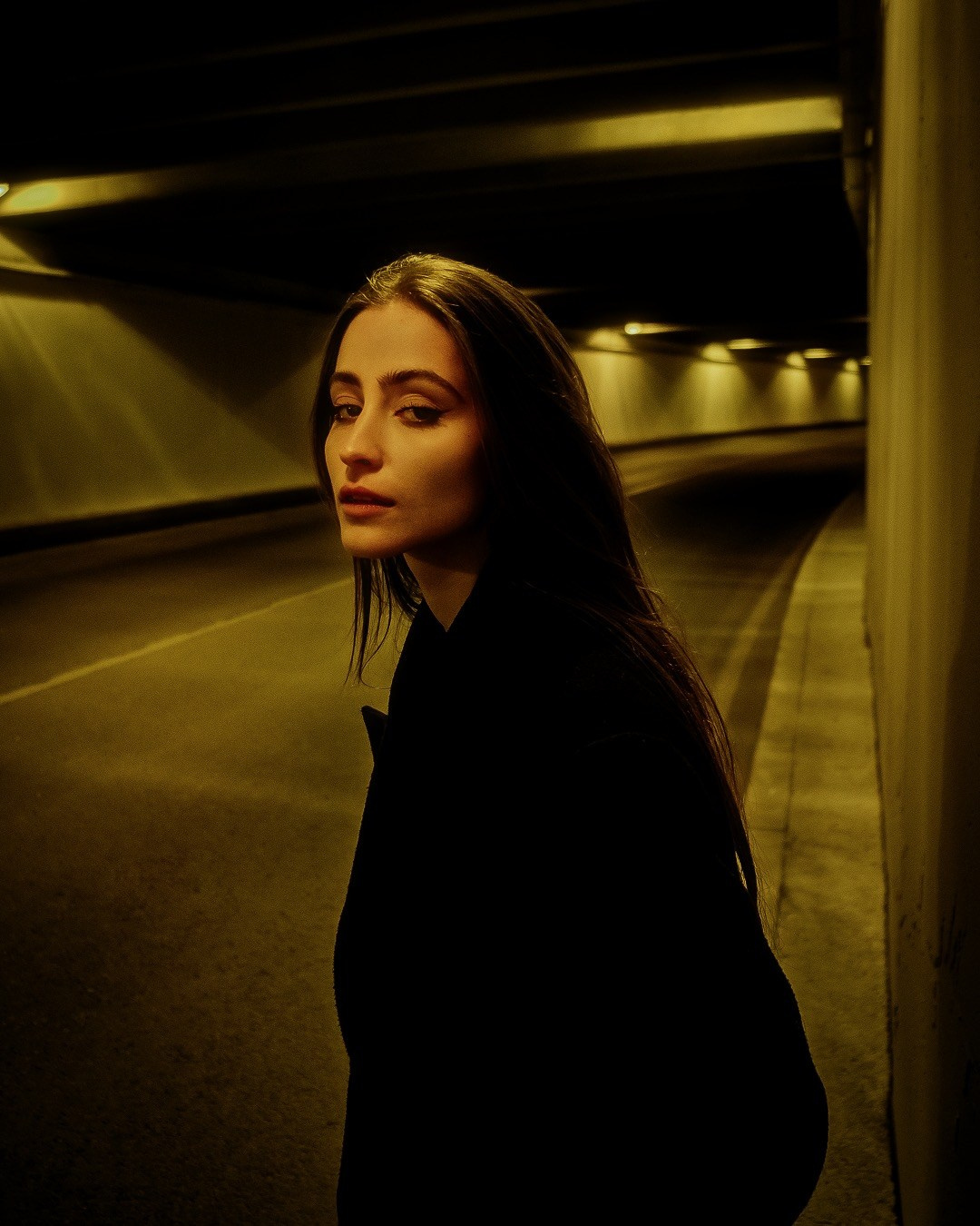 Individuale. Fotografo a Mosca con un’atmosfera notturna di foto