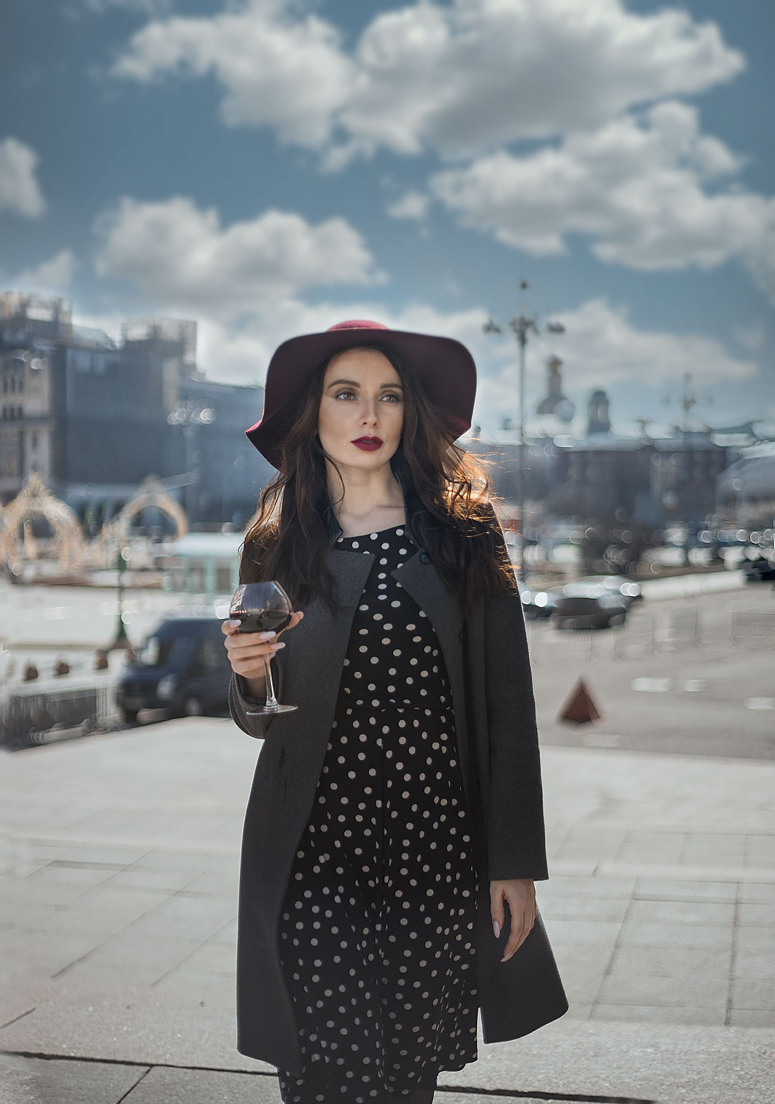 Девушка и вино. Красивые фото