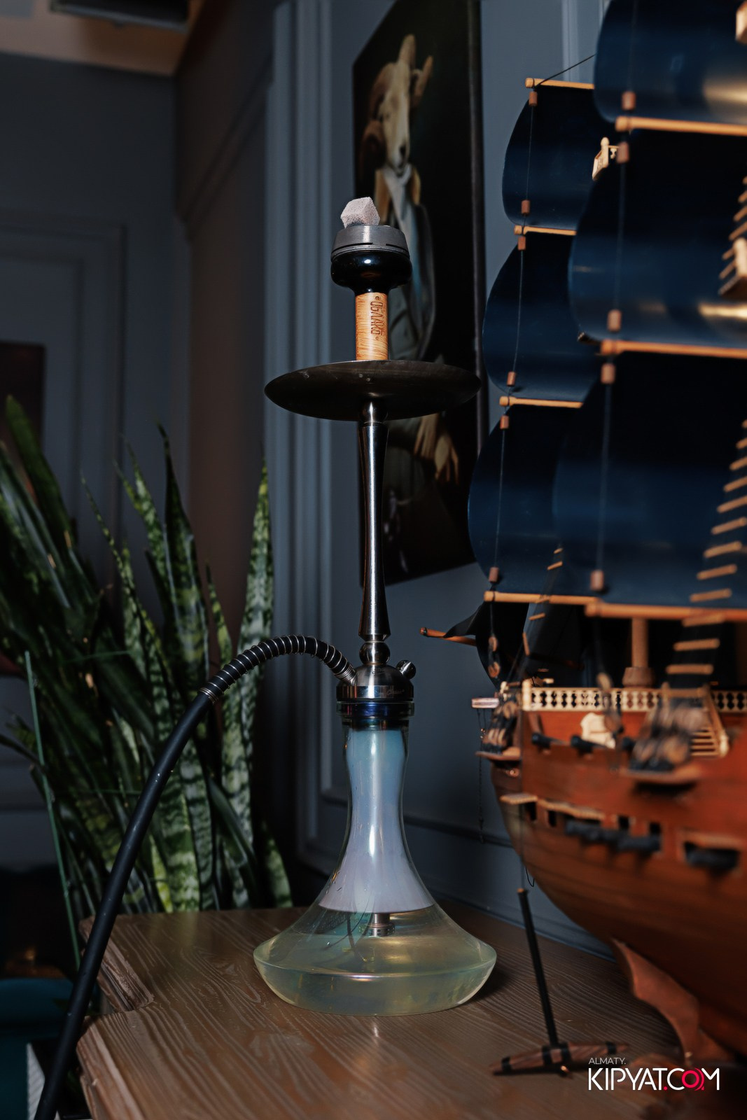 LAUREATE GRAND CAFÉ. КИПЯТКОМ АЛМАТЫ!