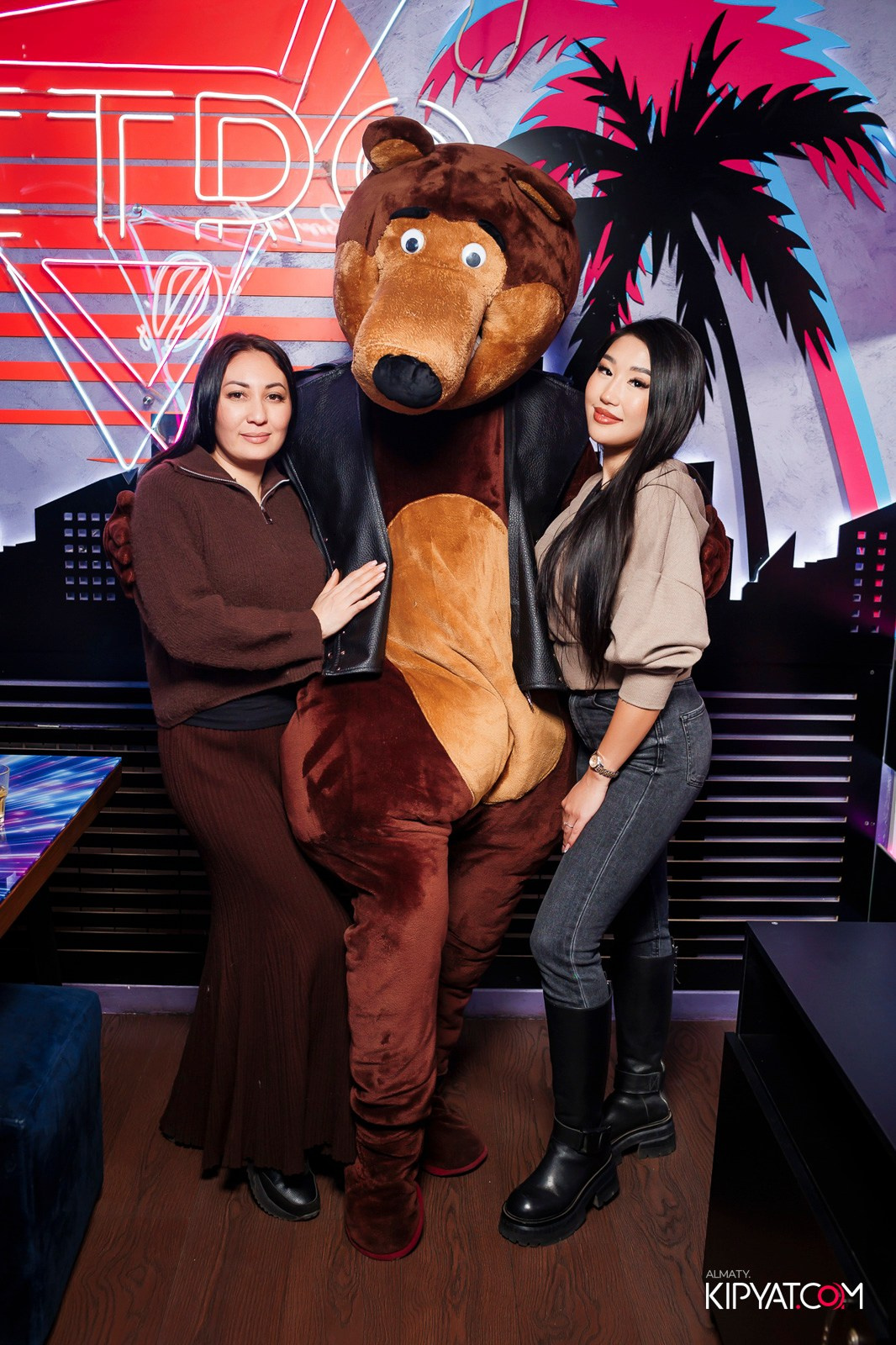 УХО И МЕДВЕДЬ НА ГАГАРИНА. КИПЯТКОМ АЛМАТЫ! Фотосъемка мероприятий в Алматы