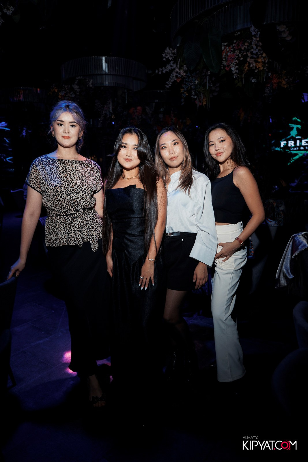 FRIENDS BAR & TERRACE. КИПЯТКОМ АЛМАТЫ!