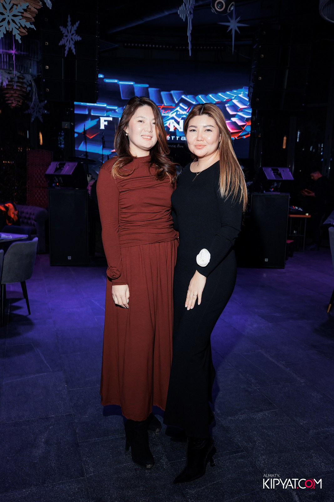 FRIENDS BAR & TERRACE. КИПЯТКОМ АЛМАТЫ!