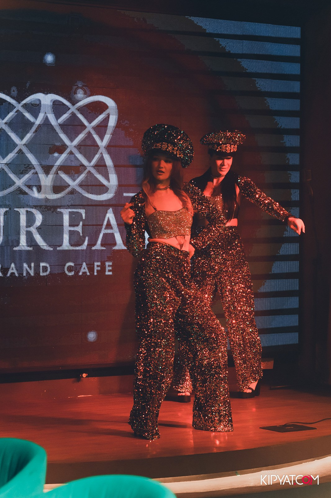 LAUREATE GRANDE CAFE. КИПЯТКОМ АЛМАТЫ!