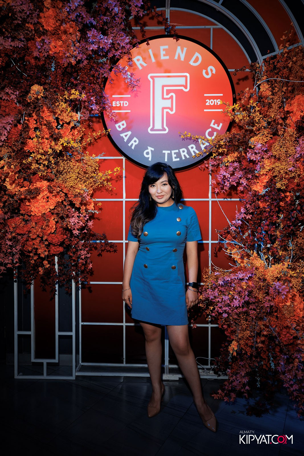 FRIENDS BAR & TERRACE. КИПЯТКОМ АЛМАТЫ!