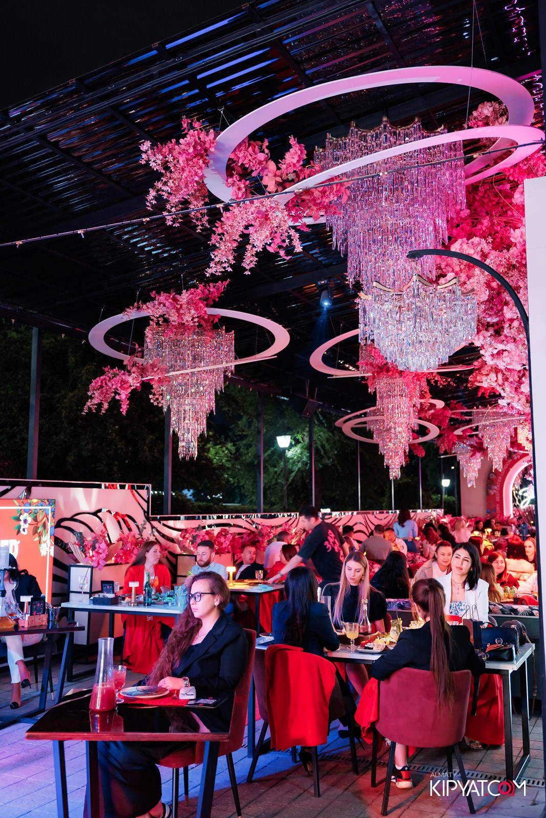 НОДАР РЕВИЯ В «ЗАЯ, НА БИС». КИПЯТКОМ АЛМАТЫ!