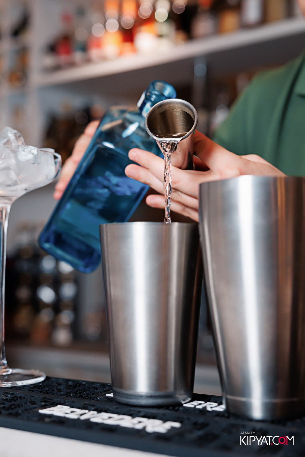 LAUREATE GRAND CAFÉ. КИПЯТКОМ АЛМАТЫ!