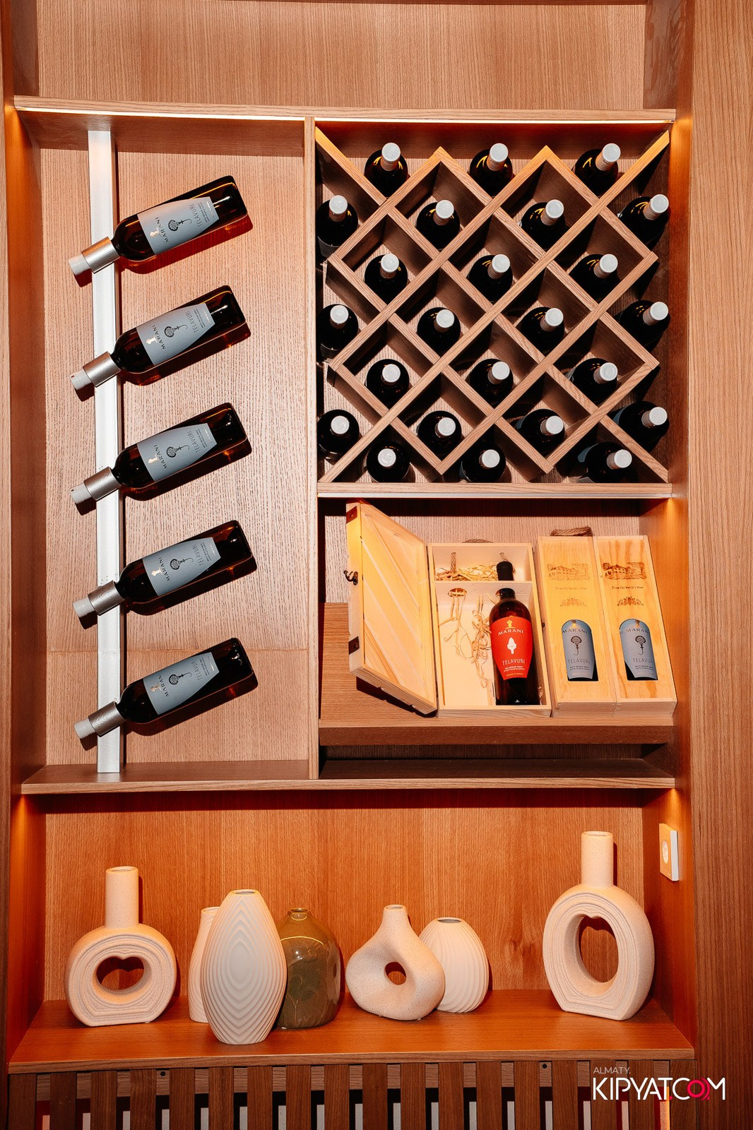 ГРУЗИНСКИЙ ДВОР НА КАБАНБАЙ БАТЫРА. КИПЯТКОМ АЛМАТЫ!