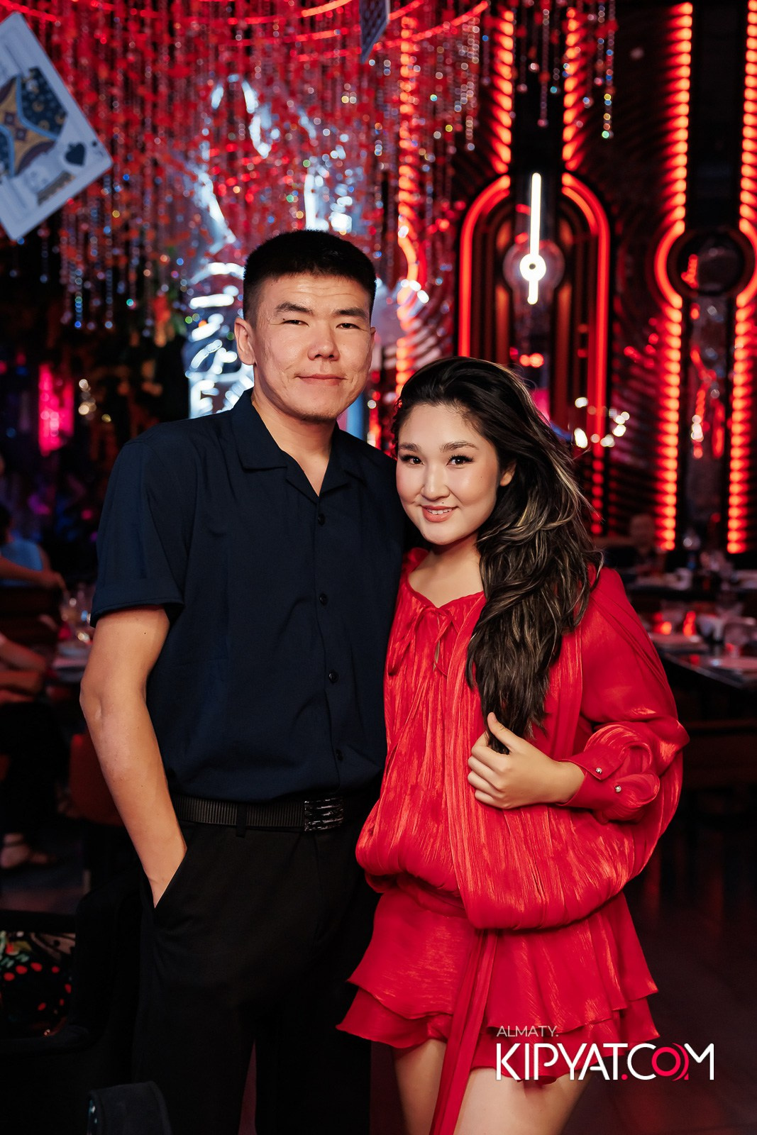 FRIENDS BAR & TERRACE. КИПЯТКОМ АЛМАТЫ!