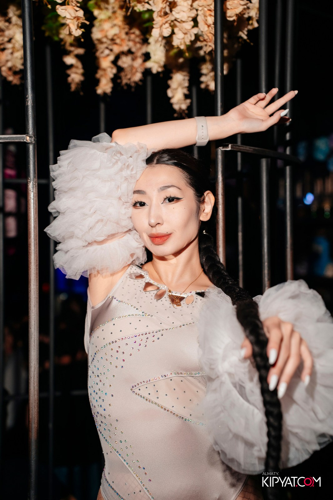 UYAT EMES BAR. КИПЯТКОМ АЛМАТЫ!